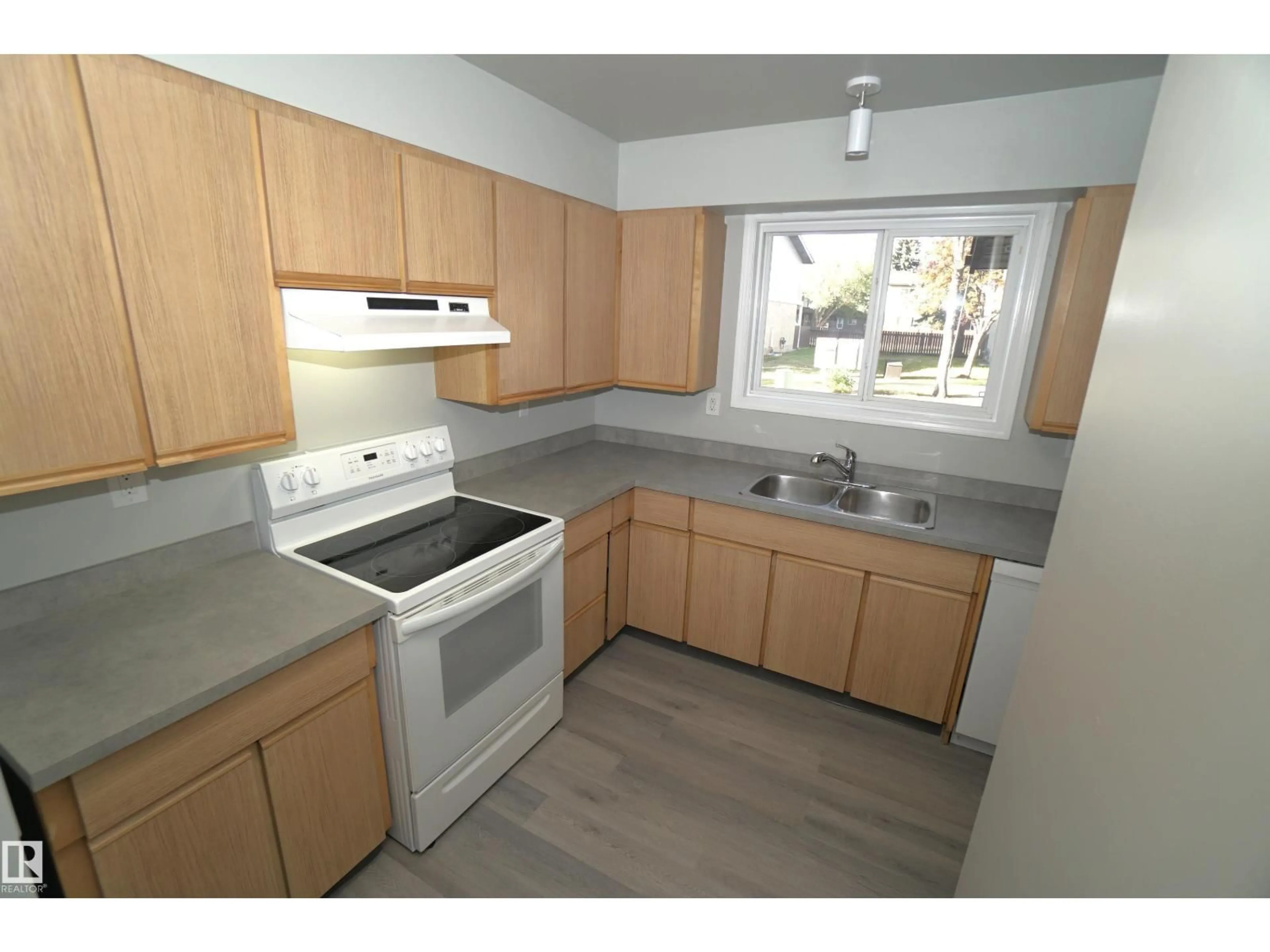 Standard kitchen, unknown for #31 - 7604 29 AV, Edmonton Alberta T6K3Z2