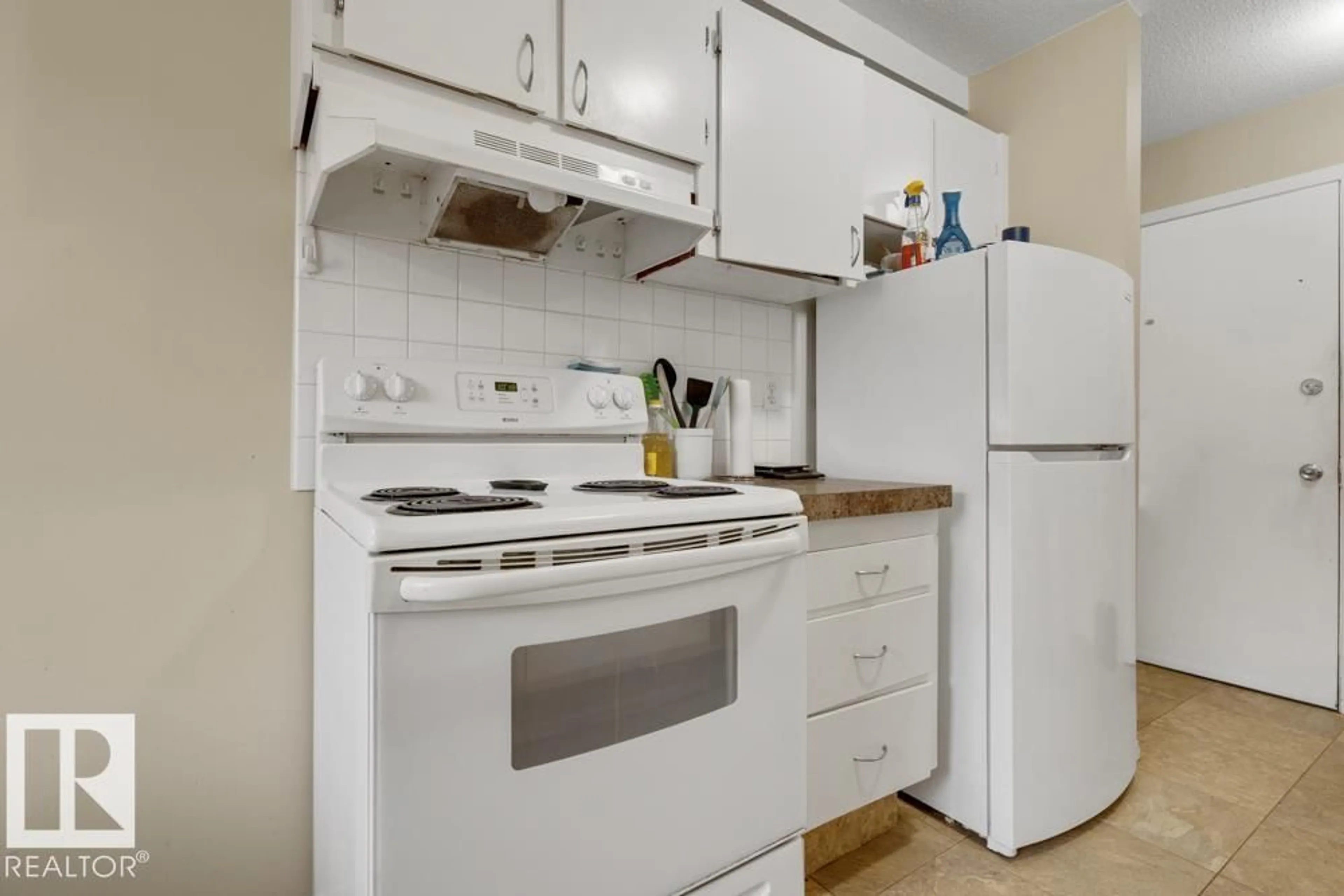 Standard kitchen, unknown for #104 - 10604 34 ST, Edmonton Alberta T5W1Y2