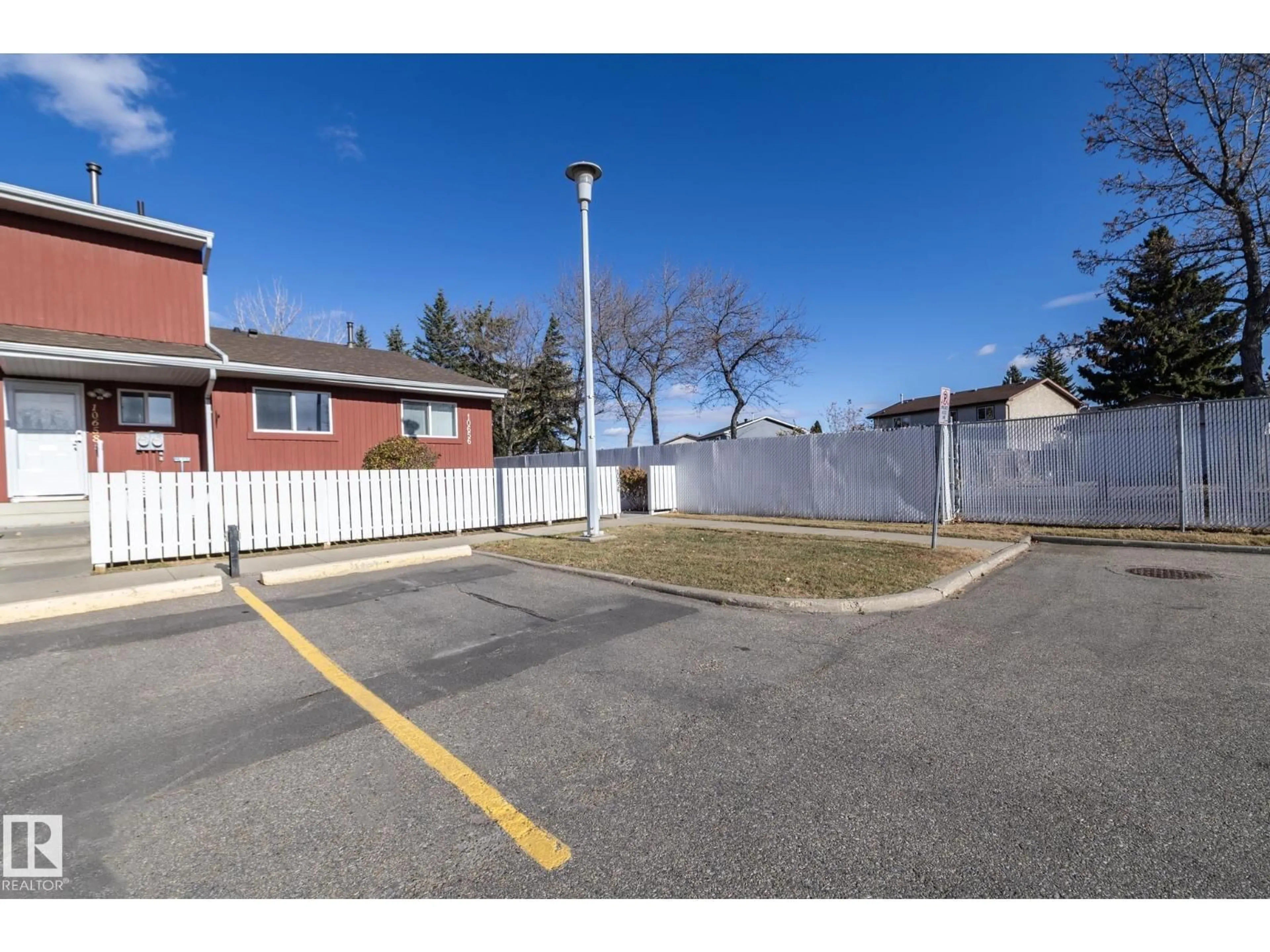 Unknown for 10656 BEAUMARIS RD, Edmonton Alberta T5X3N4