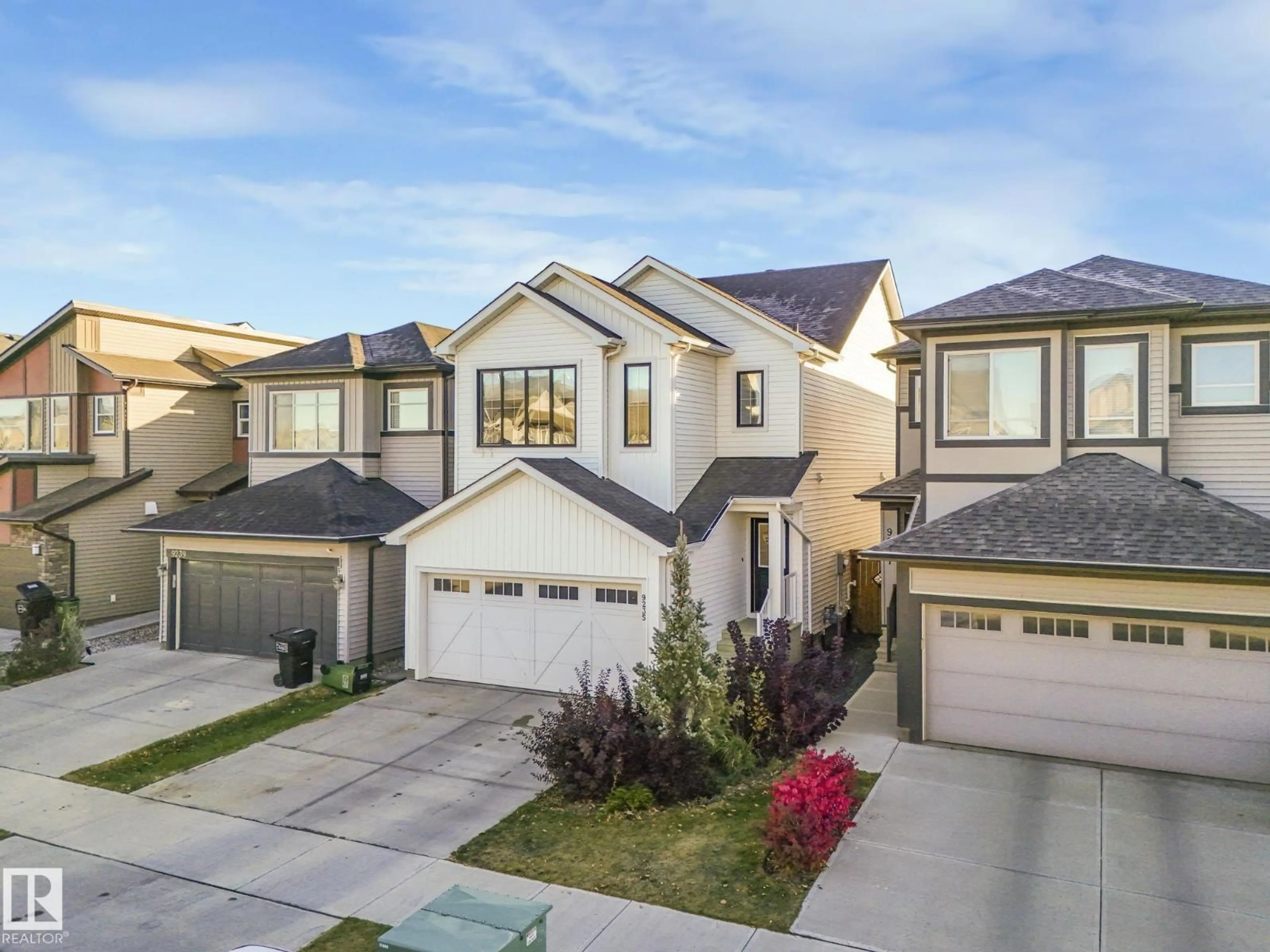 Unknown for NW - 9235 223 ST, Edmonton Alberta T5T7M1