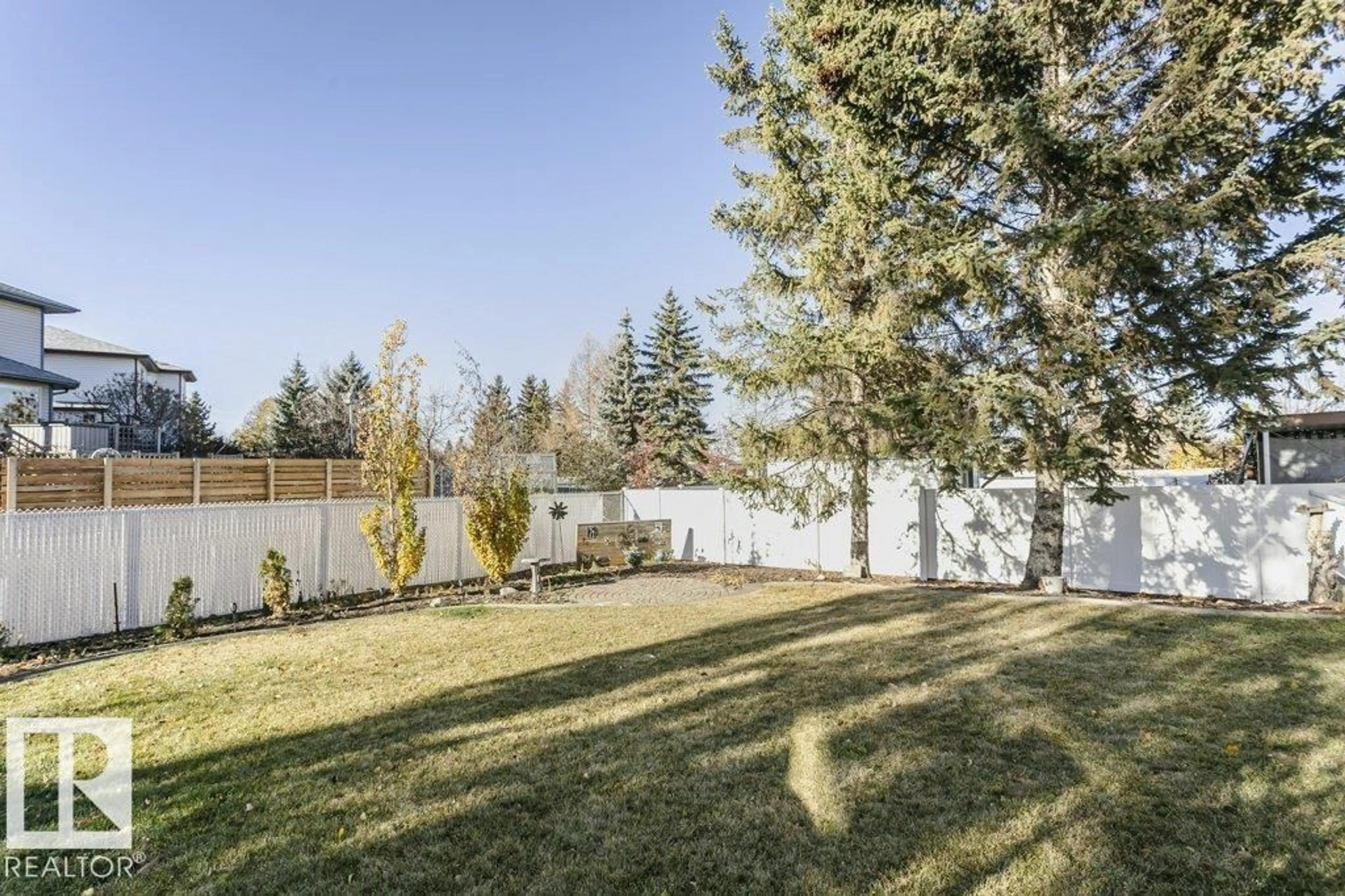 Patio, unknown for 14 WESTWOOD WY, Fort Saskatchewan Alberta T8L4G4