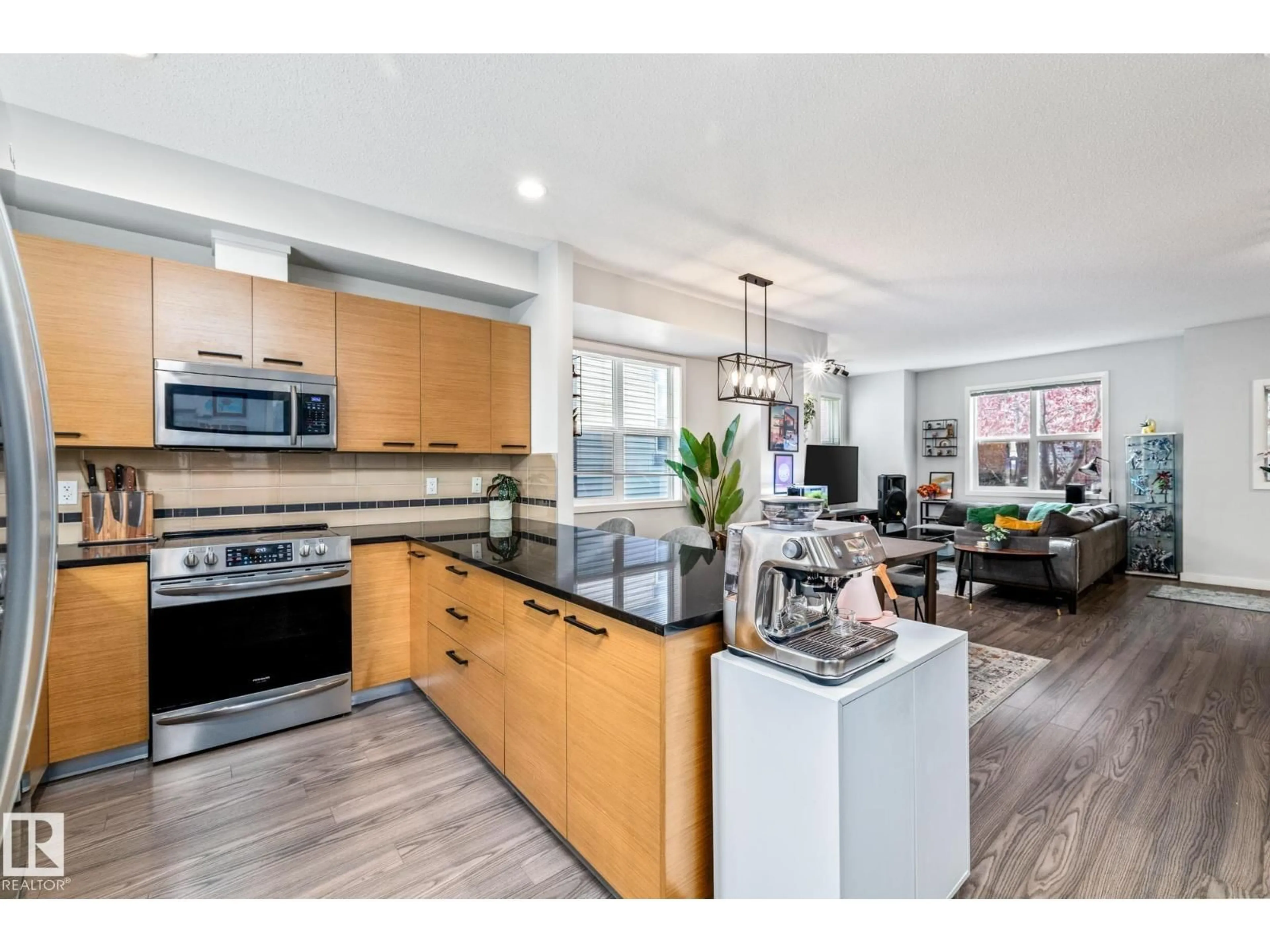 Open concept kitchen, unknown for 45 - 655 WATT BV, Edmonton Alberta T6X0Y2