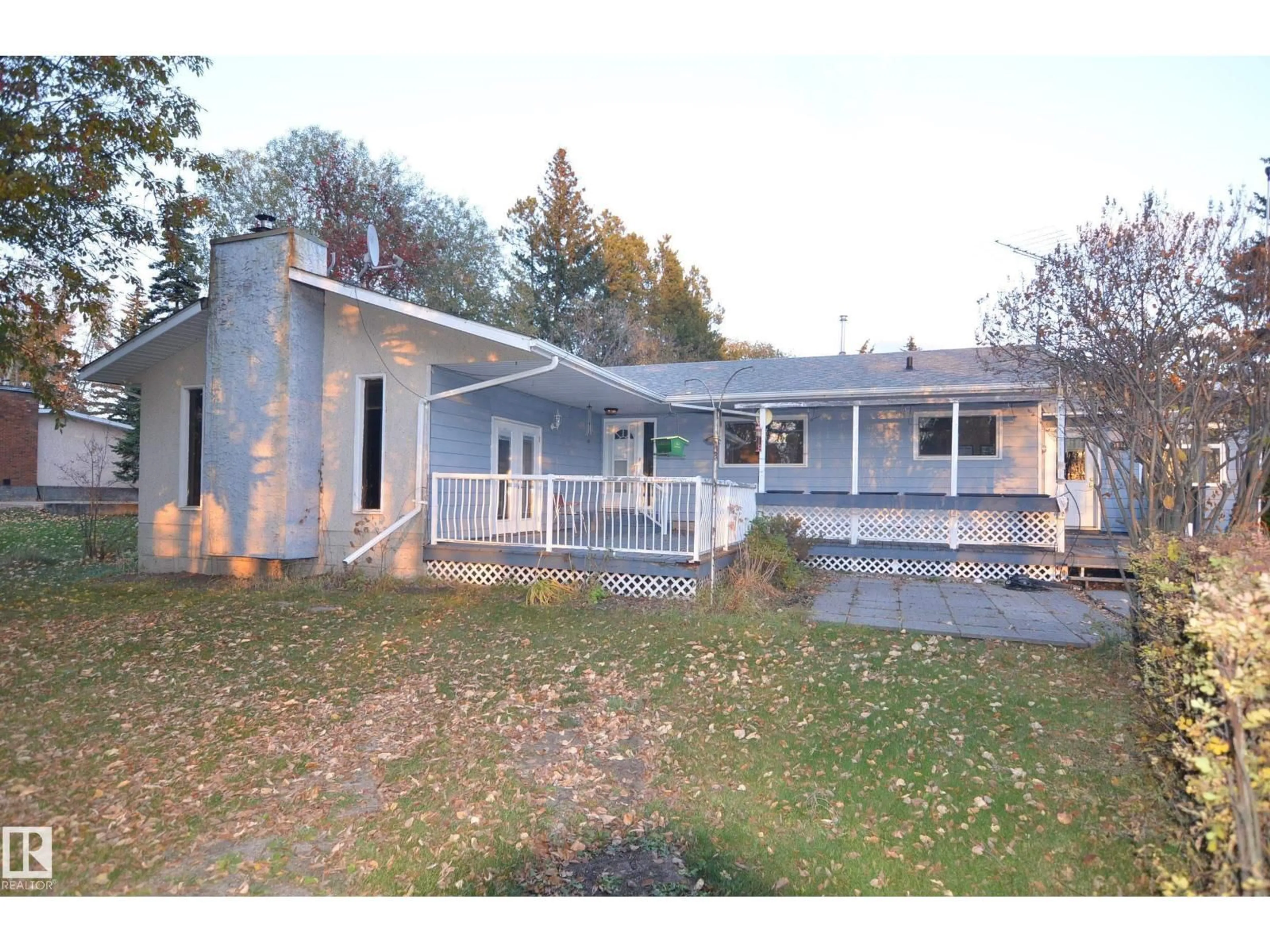 Home with vinyl exterior material, building for 5815 BOUNDARY ROAD, Barrhead Alberta T7N1B9