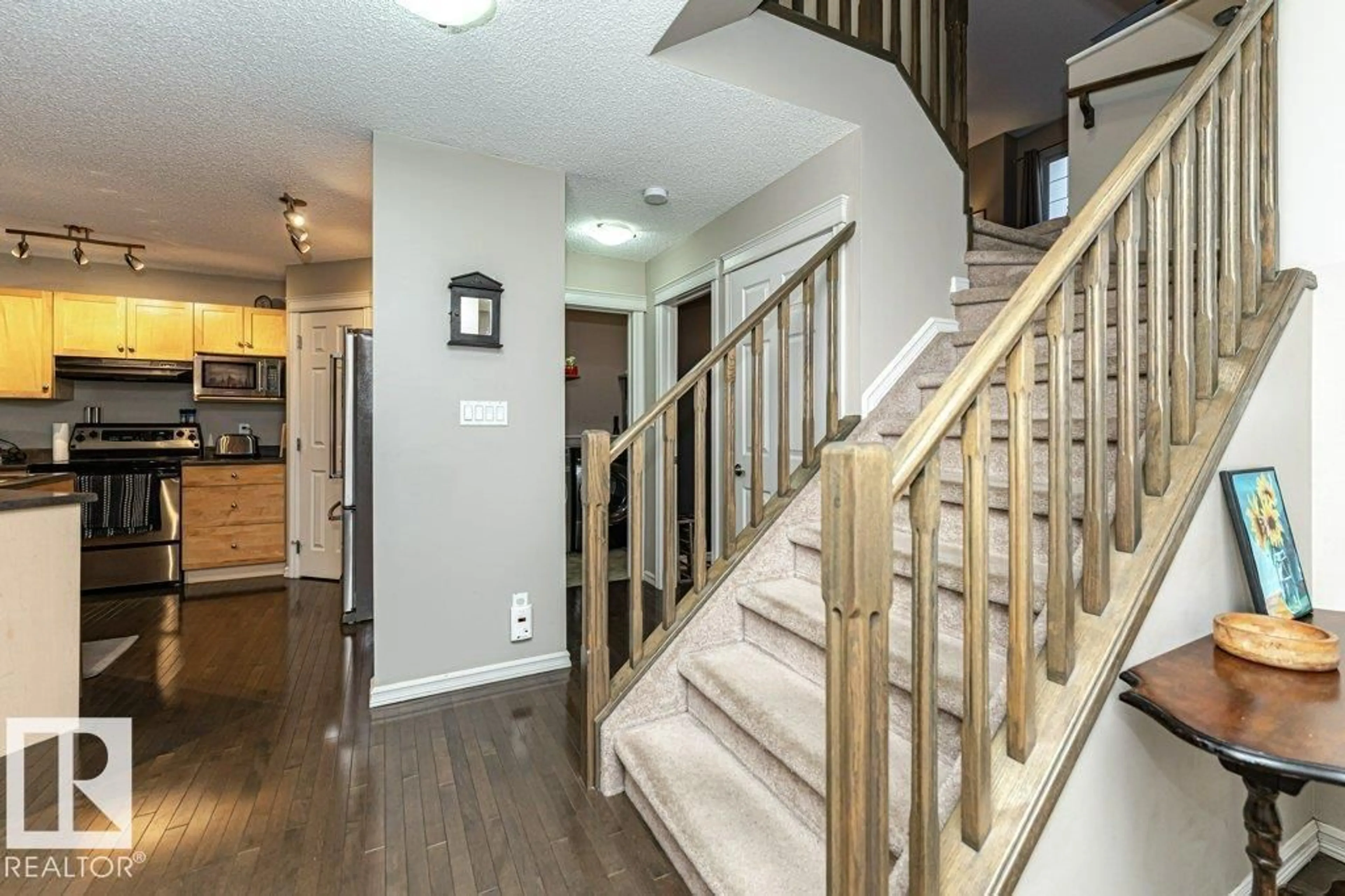 Indoor entryway for NW - 17311 85 ST, Edmonton Alberta T5Z3W3