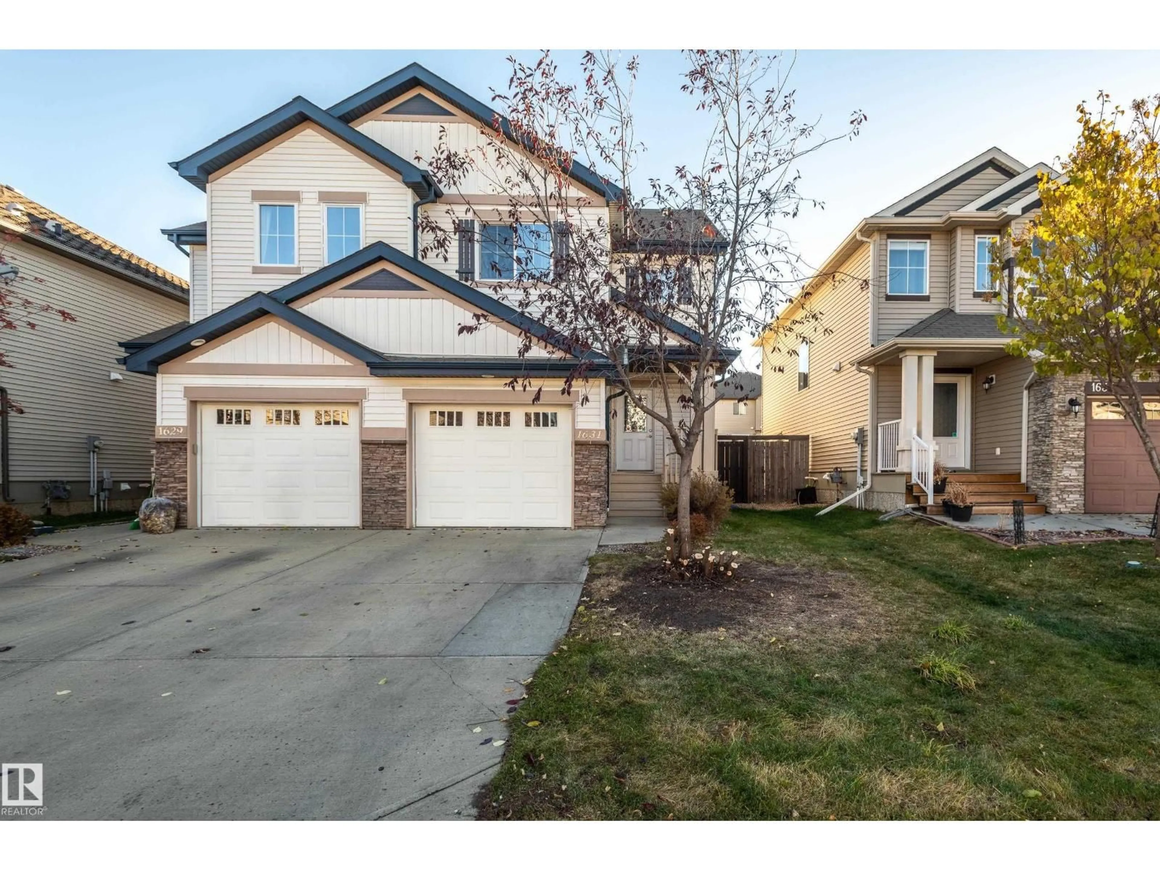 Unknown for SW - 1631 65 ST, Edmonton Alberta T6X0N1