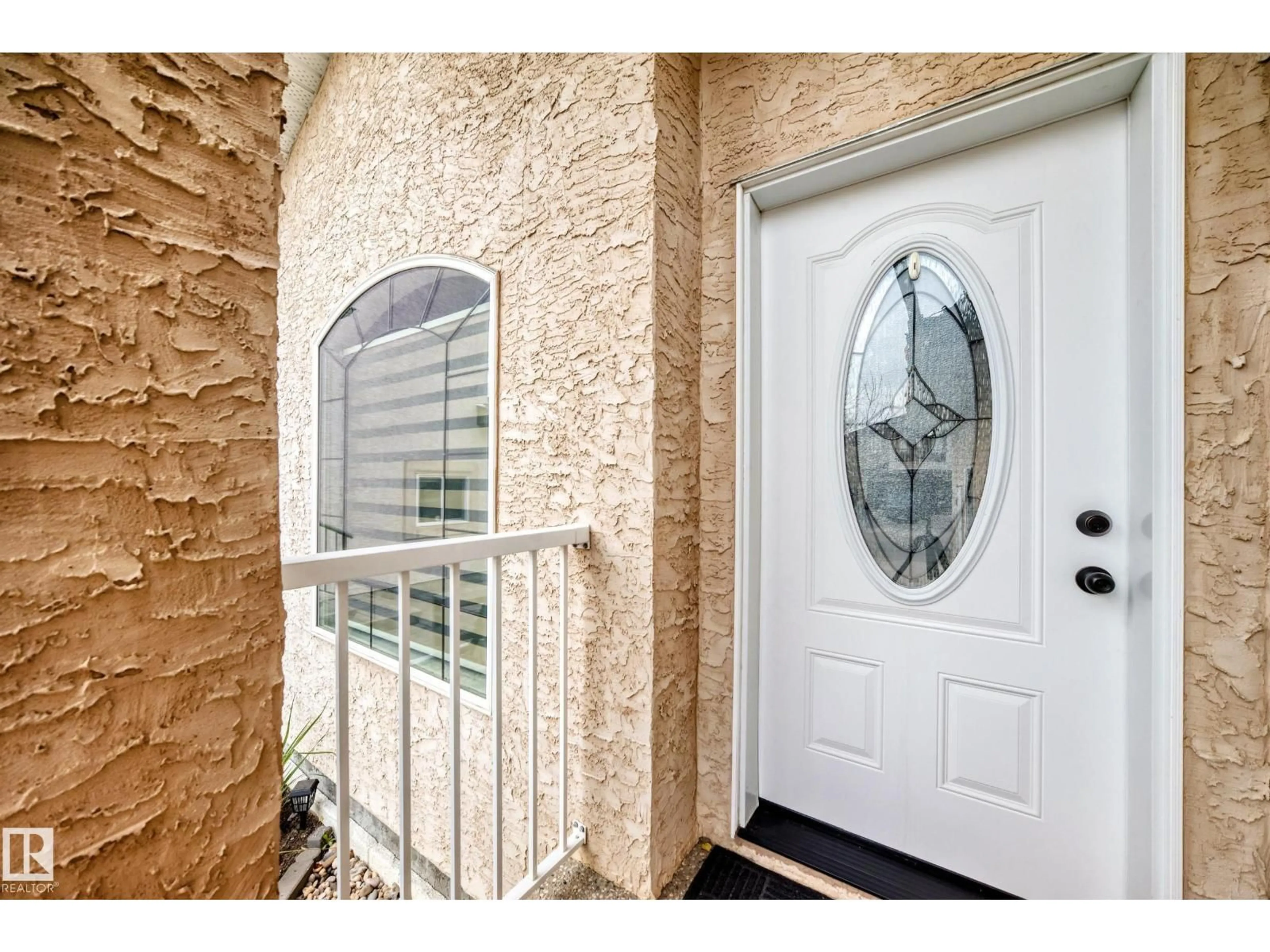 Indoor entryway for NW - 17052 71 ST, Edmonton Alberta T5Z0H1