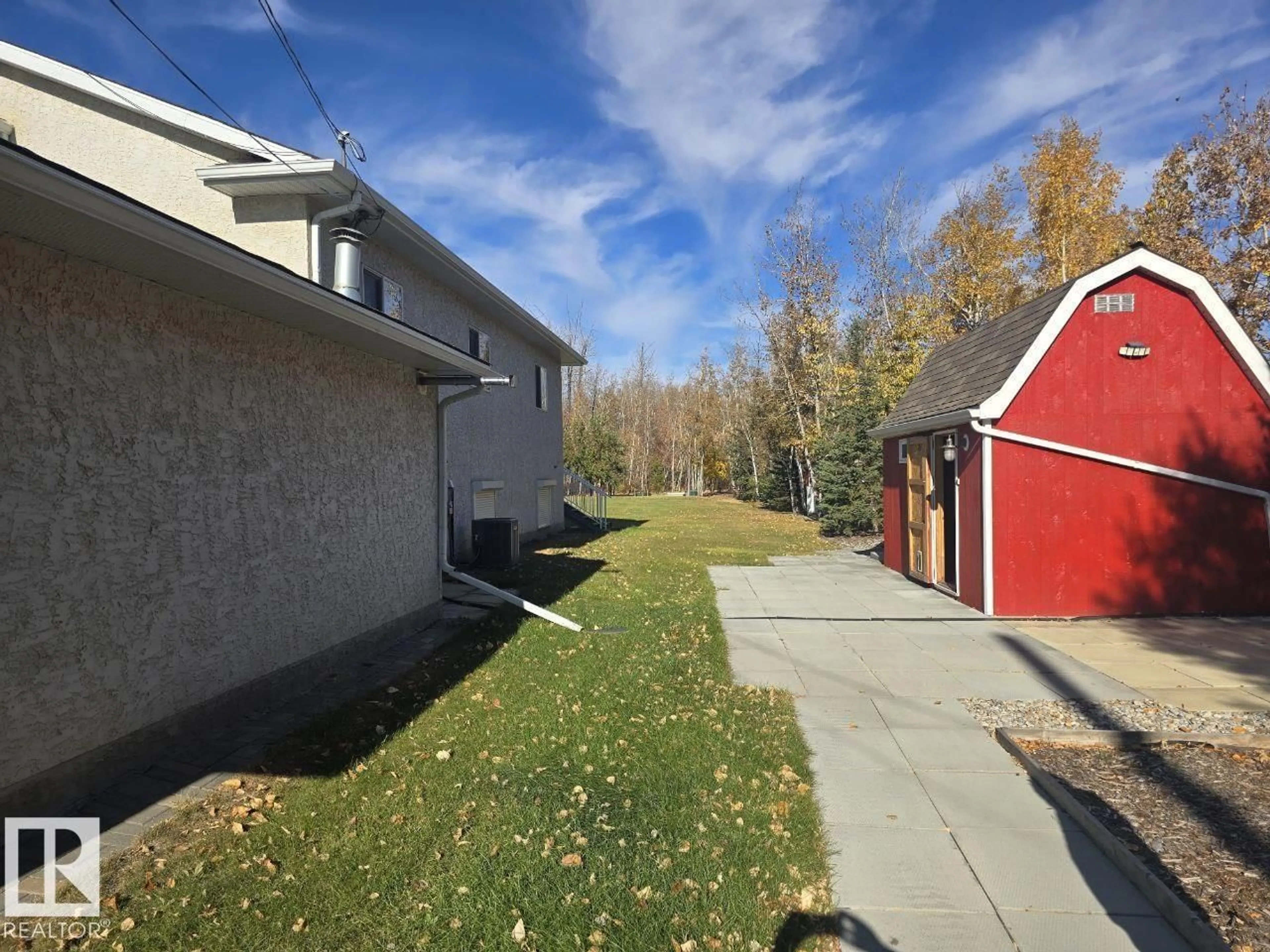 A pic from outside/outdoor area/front of a property/back of a property/a pic from drone, street for 13904 162 AV, Edmonton Alberta T6V1J4