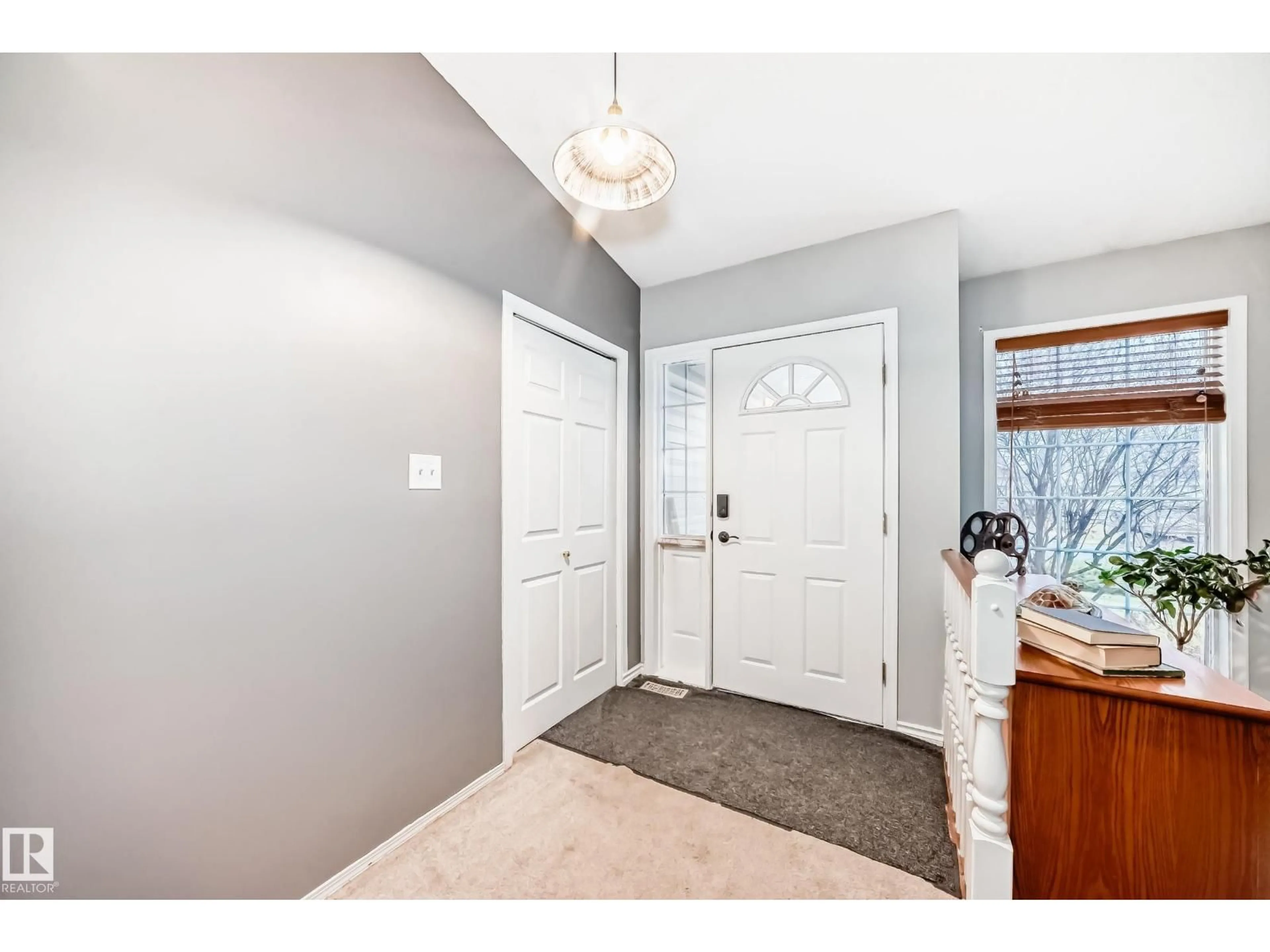 Indoor entryway for 103 WOODSIDE CR, Spruce Grove Alberta T7X3V2