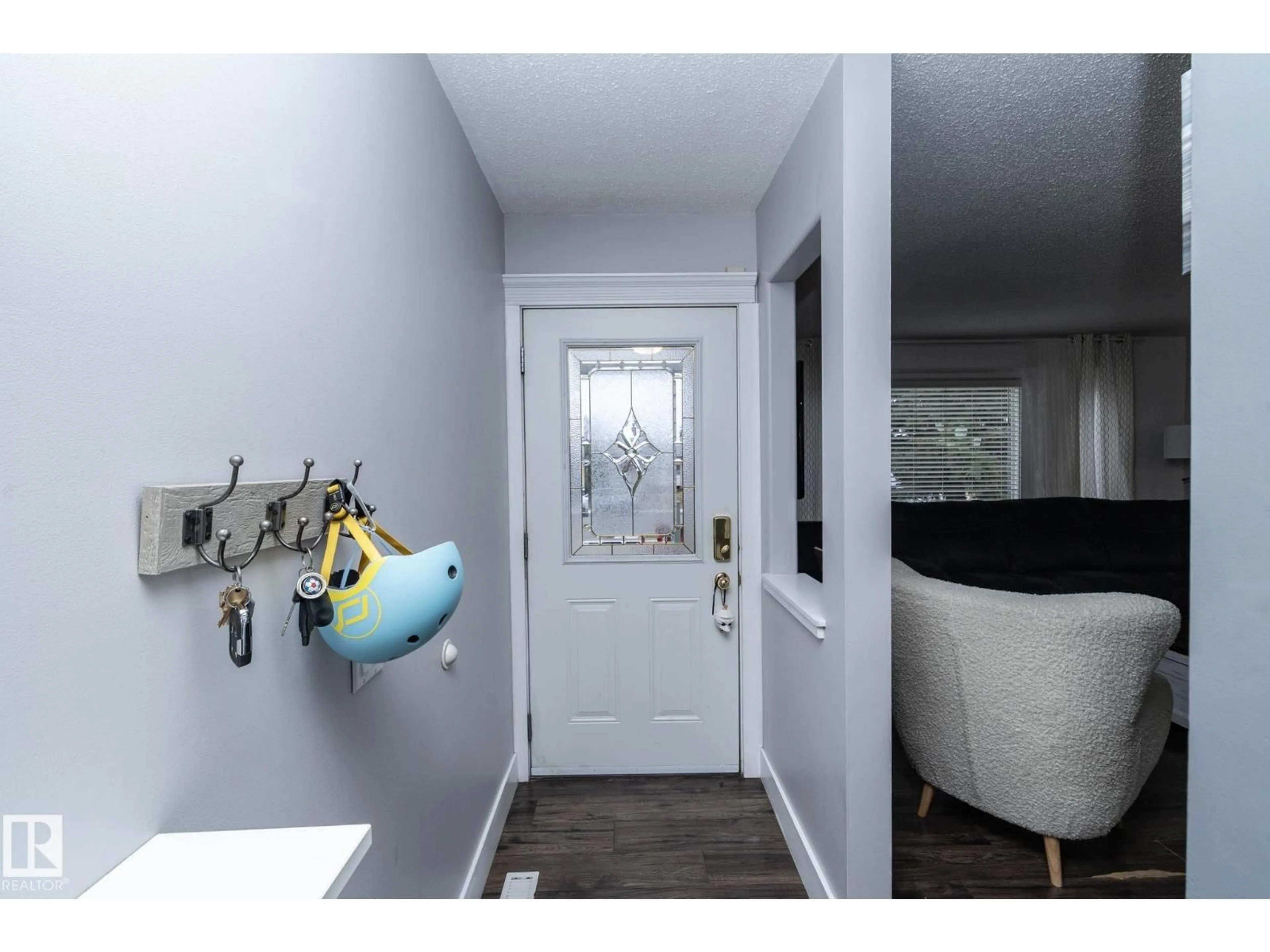 Indoor entryway for 73 SOUTH PARK DR, Leduc Alberta T9E4X5