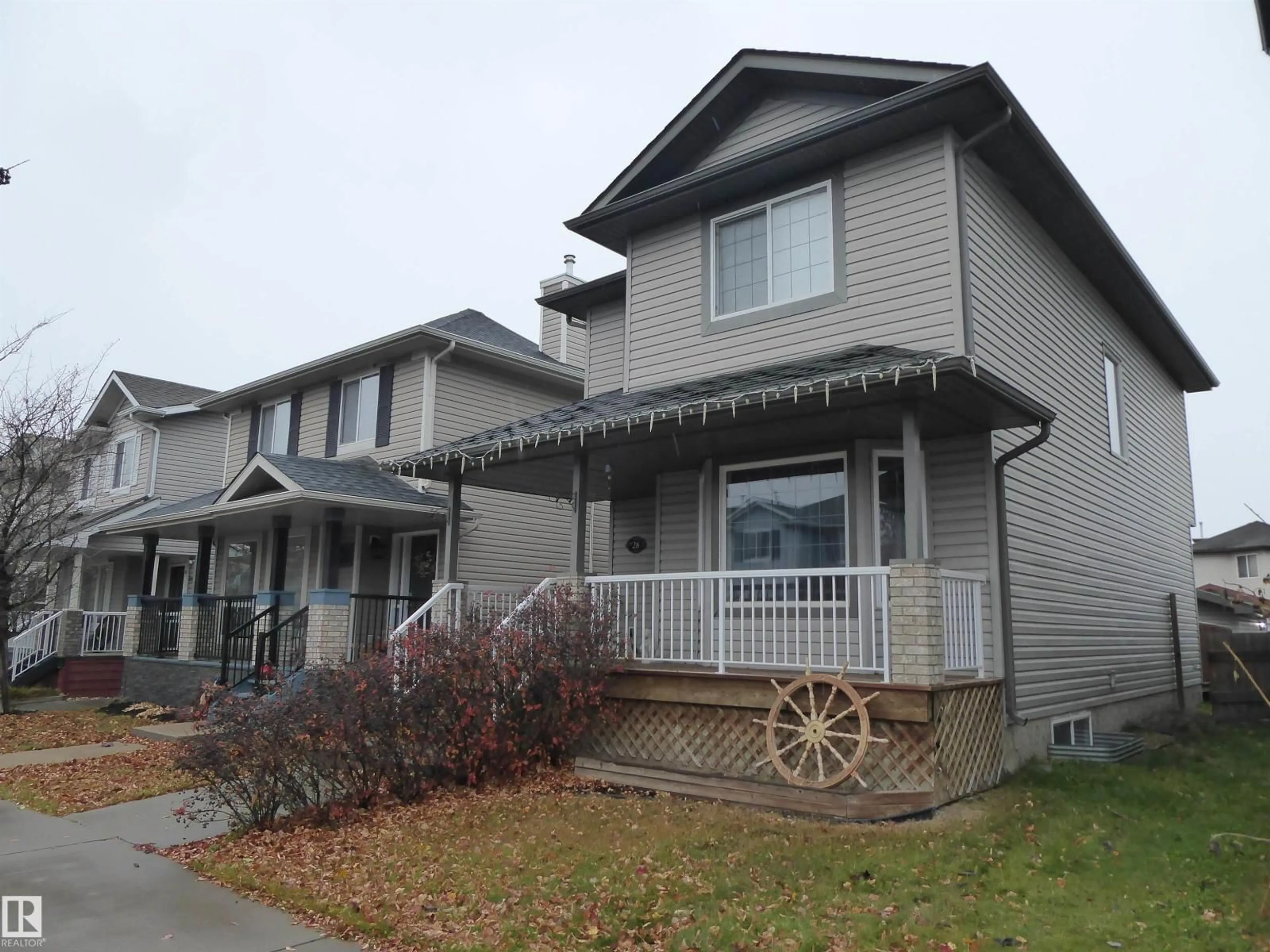 Home with vinyl exterior material, street for 28 VEGA AV, Spruce Grove Alberta T7X4R8