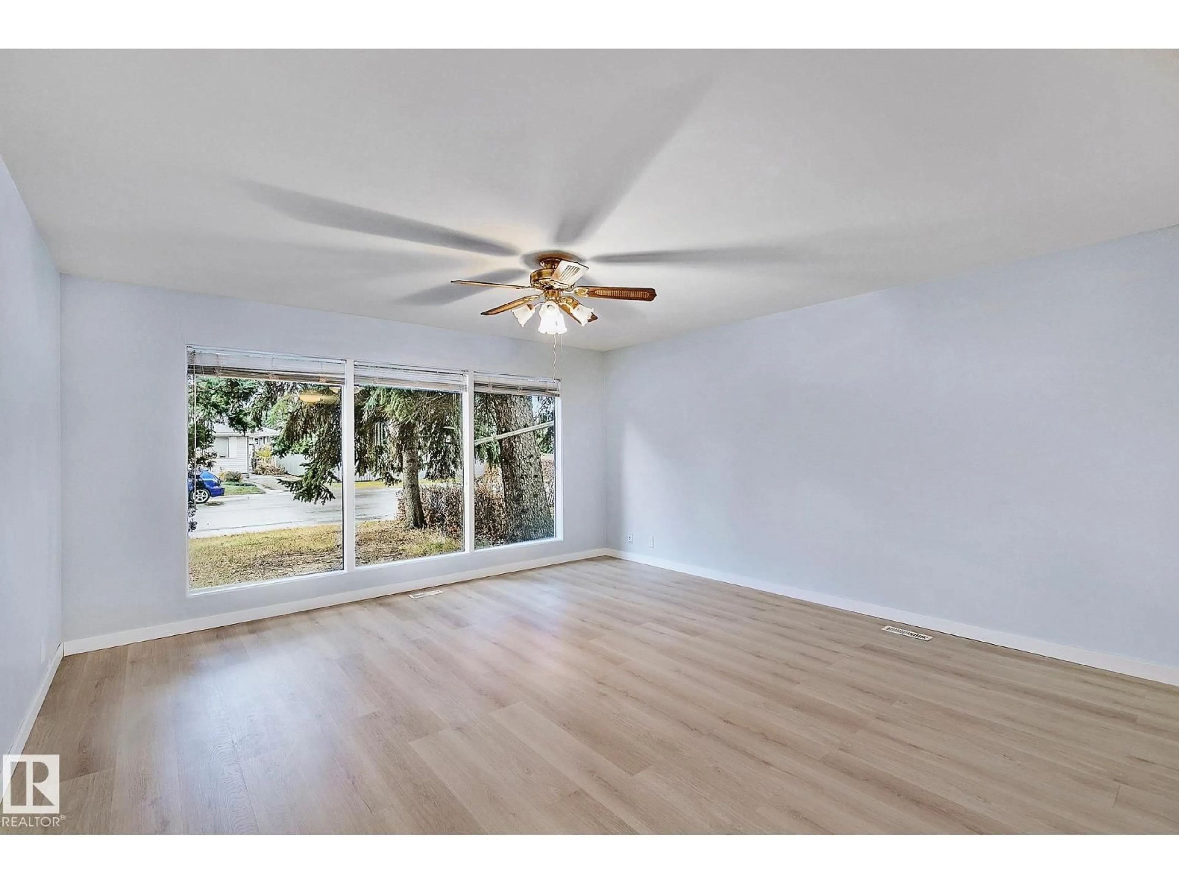 A pic of a room for 15306 78 AV, Edmonton Alberta T5R3C7