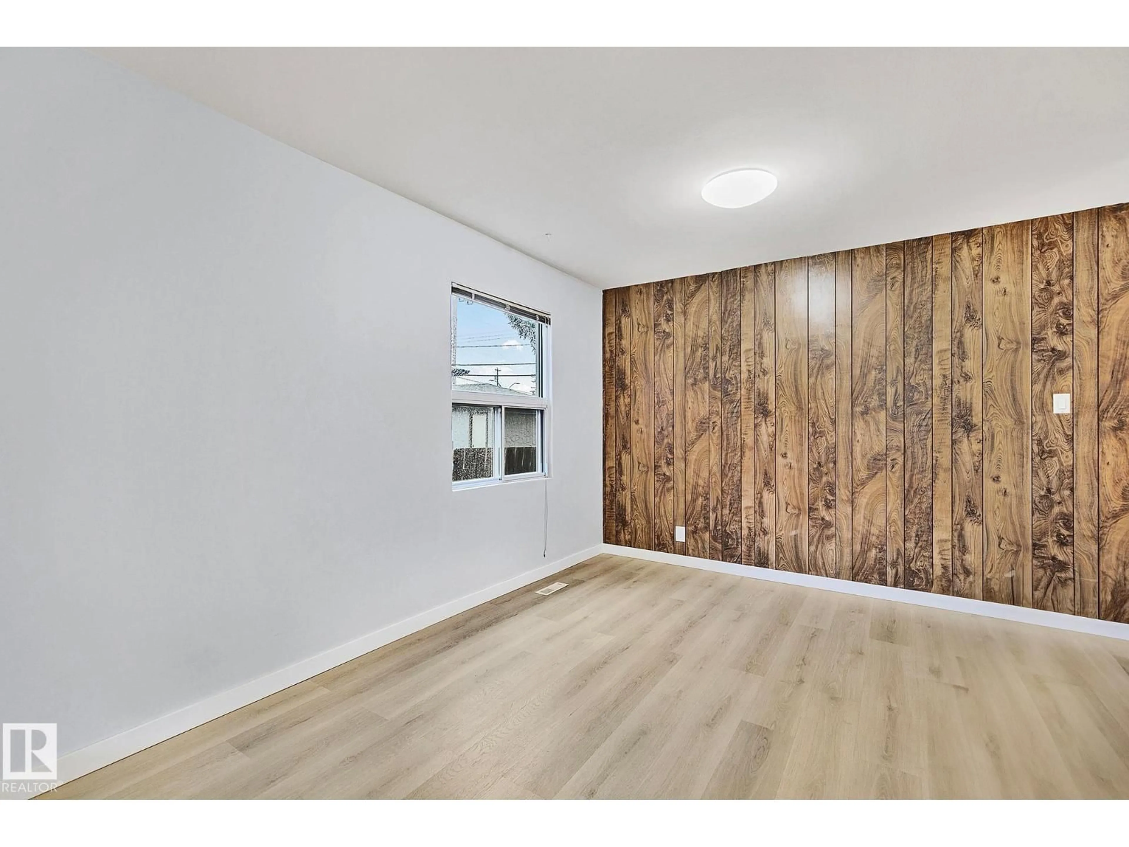 A pic of a room for 15306 78 AV, Edmonton Alberta T5R3C7