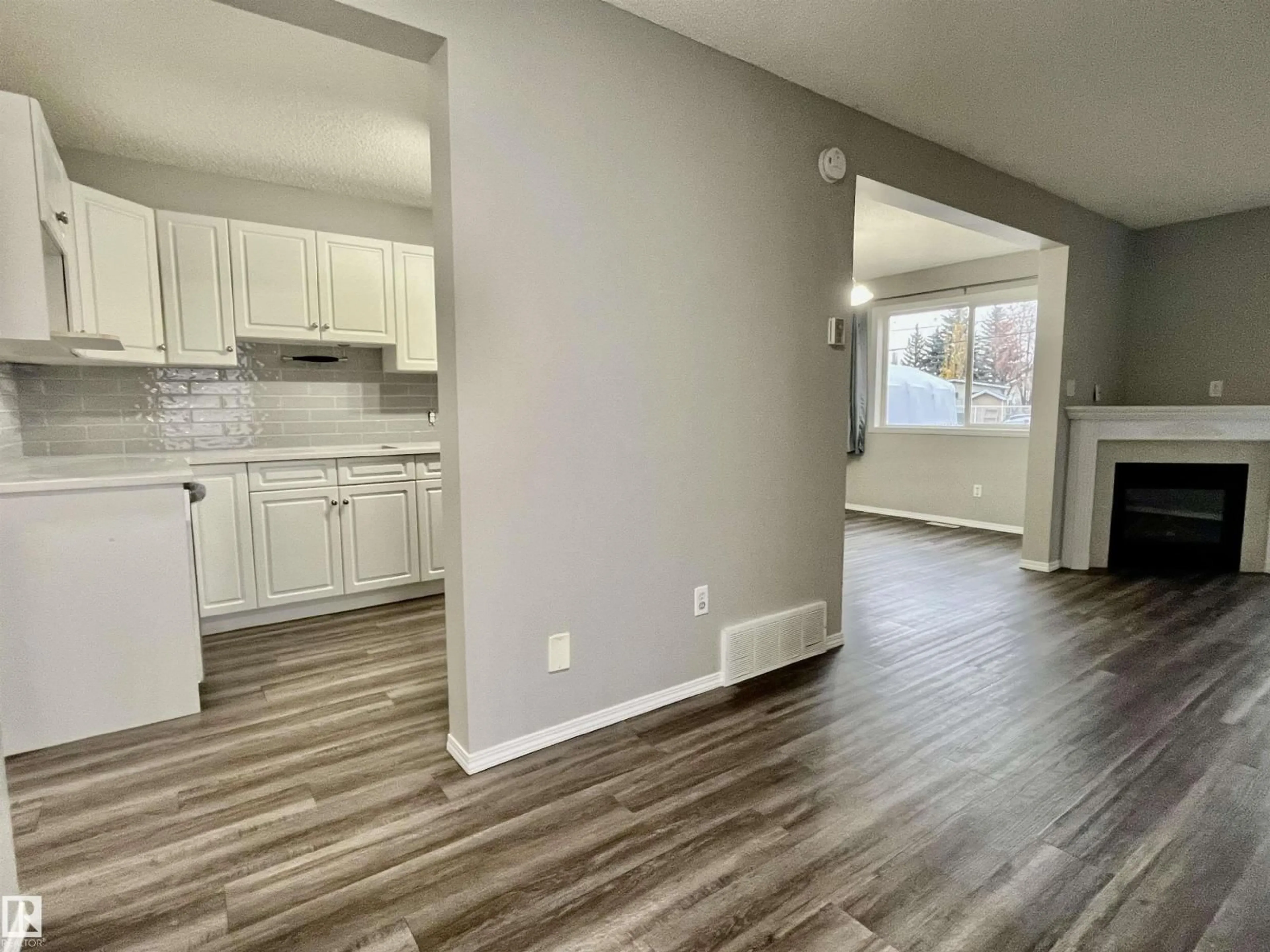 A pic of a room for #4 - 61 MICHIGAN ST, Devon Alberta T9G1H7