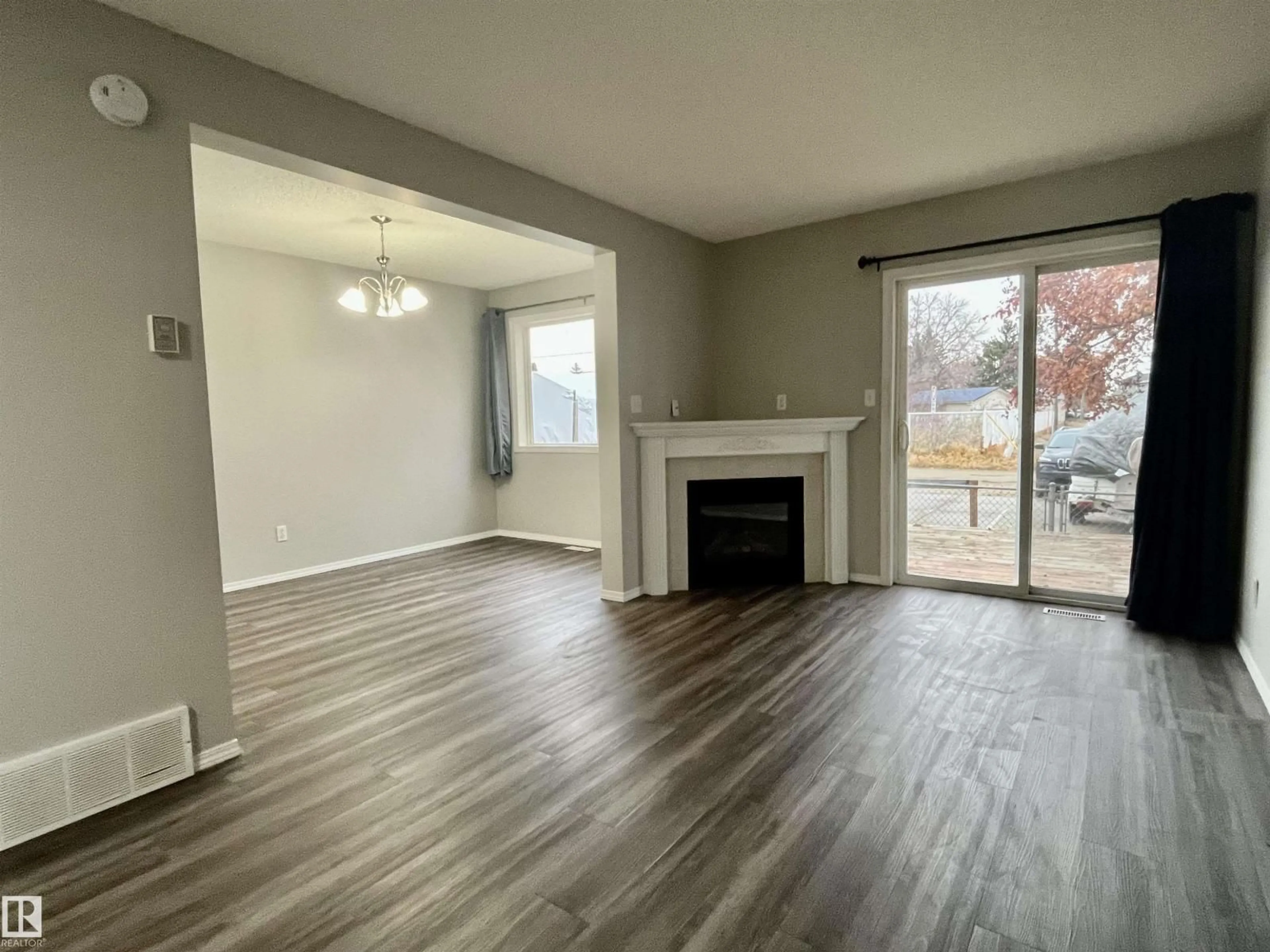 A pic of a room for #4 - 61 MICHIGAN ST, Devon Alberta T9G1H7