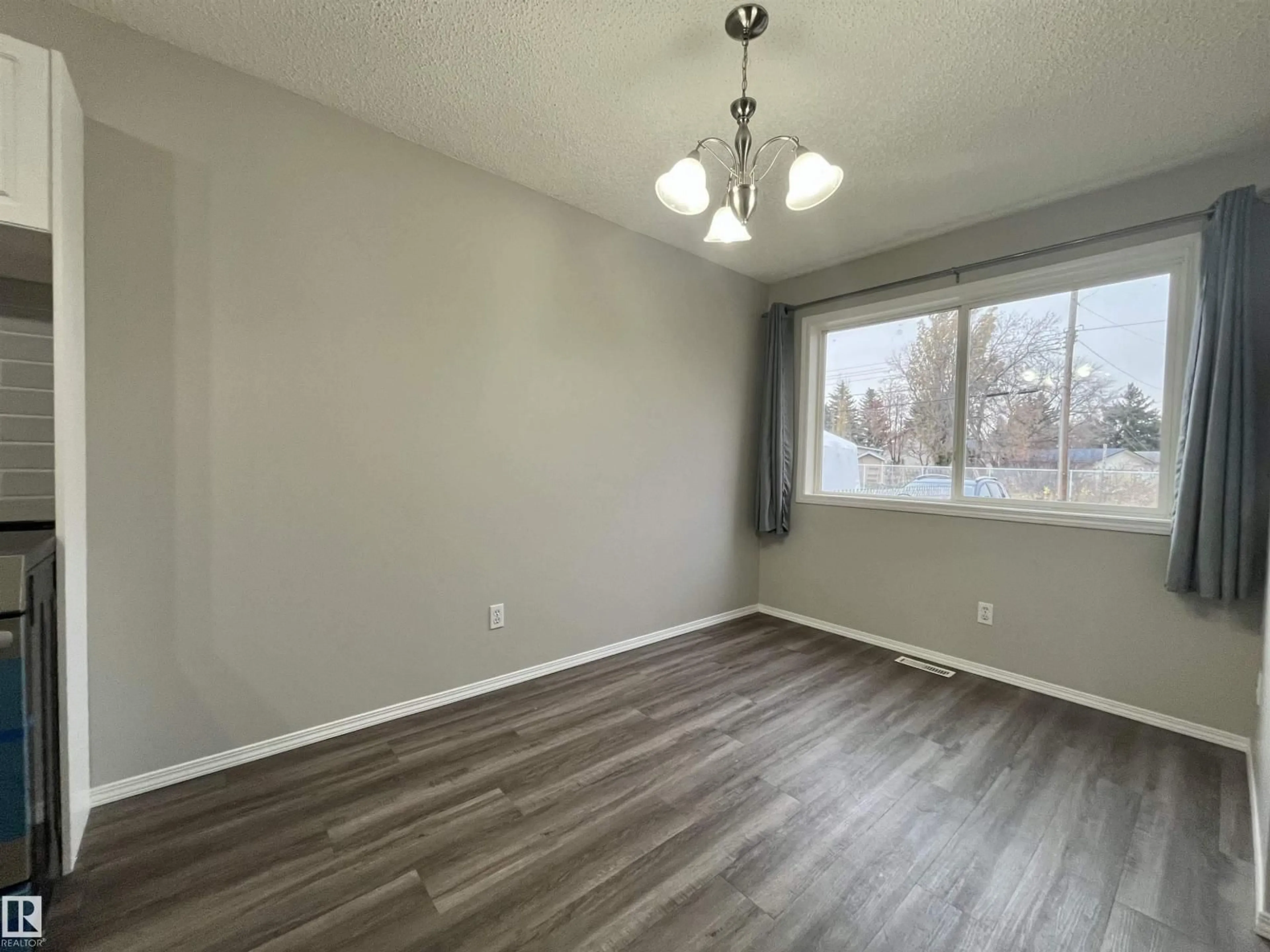 A pic of a room for #4 - 61 MICHIGAN ST, Devon Alberta T9G1H7