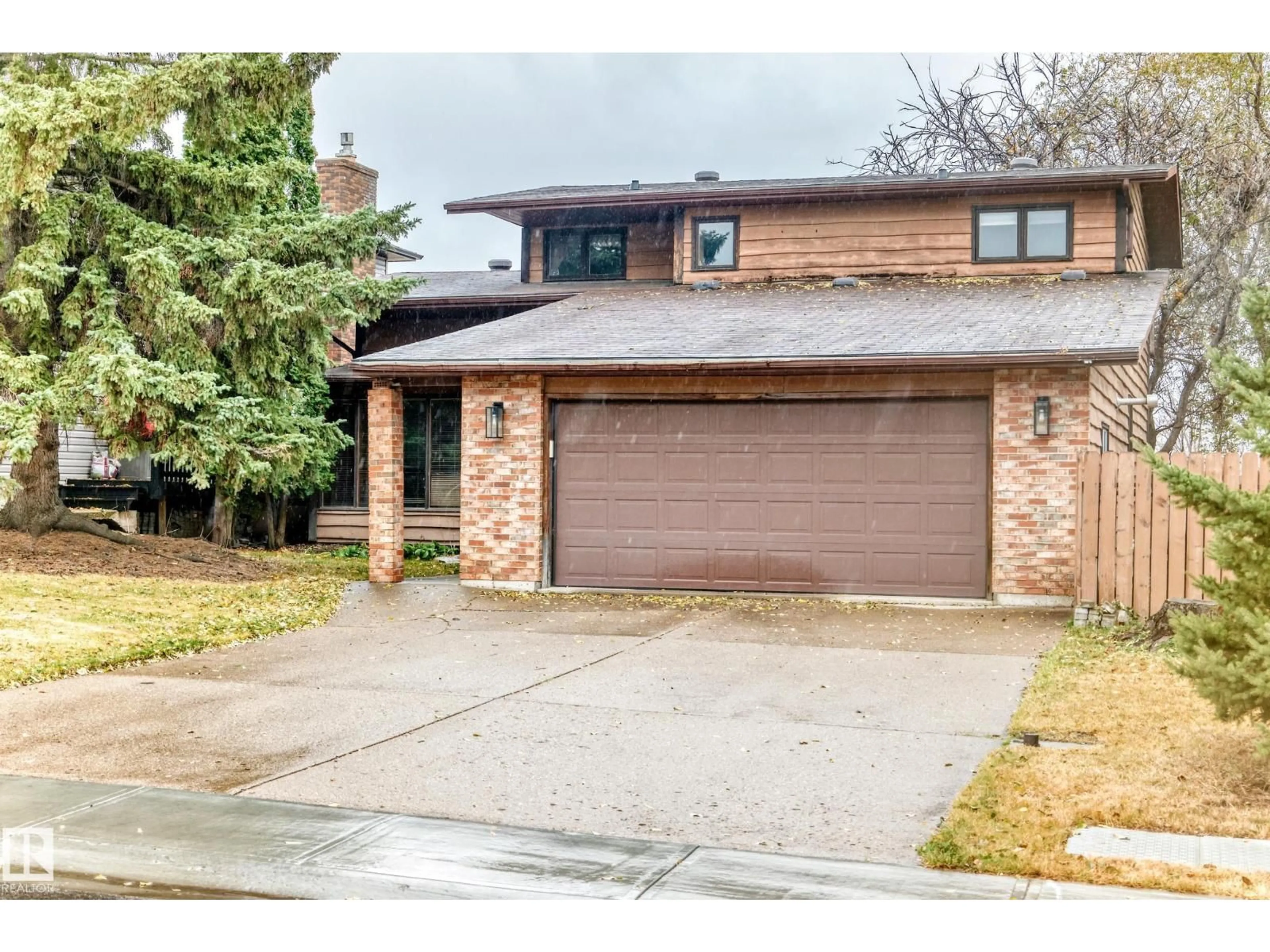 Home with brick exterior material, street for 52 WOODSTOCK DR, Sherwood Park Alberta T8A4C3