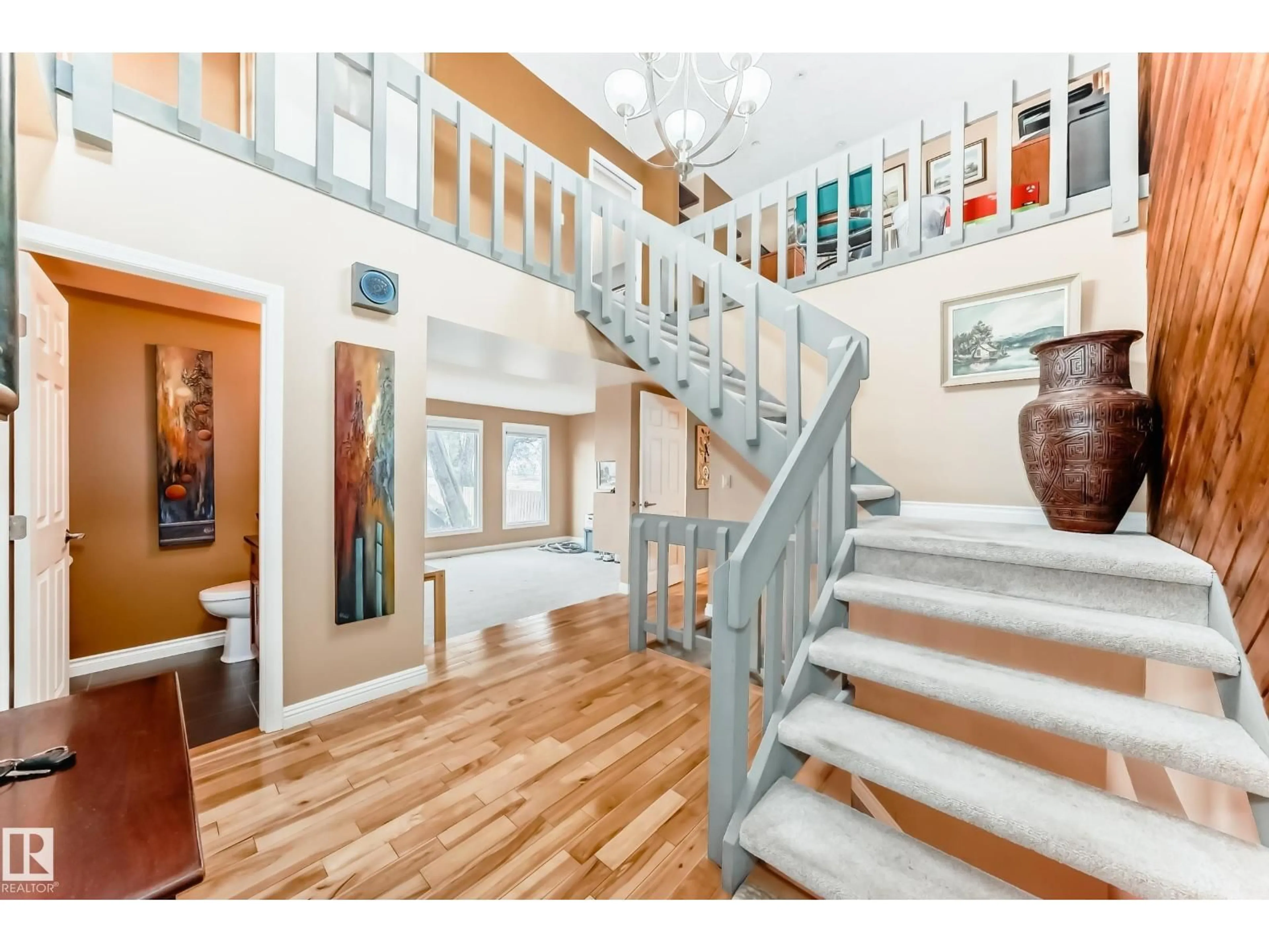 Indoor entryway for 52 WOODSTOCK DR, Sherwood Park Alberta T8A4C3