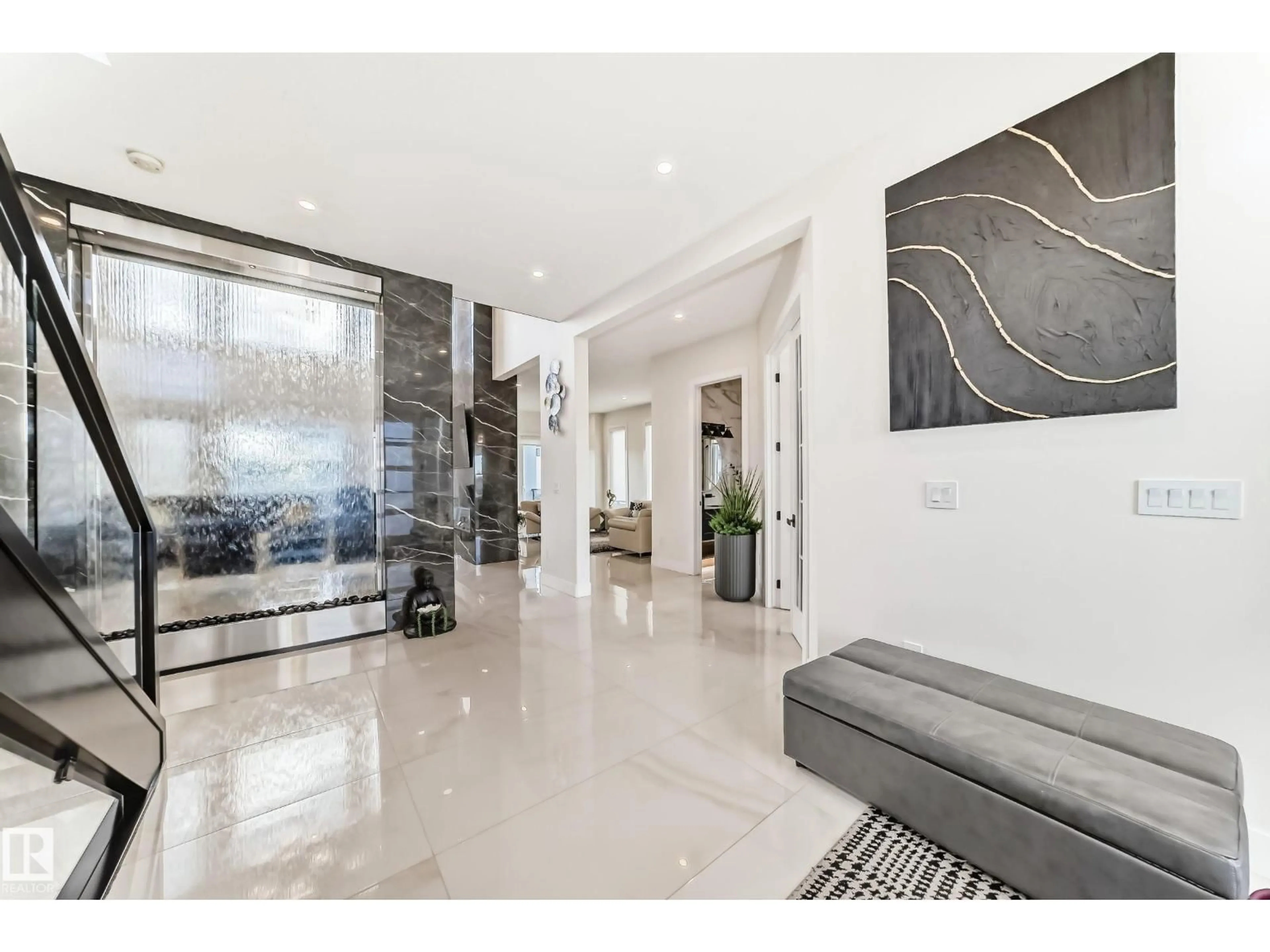 Indoor foyer for 202 - 53213 RGE ROAD 261 A, Rural Parkland County Alberta T7Y1A7