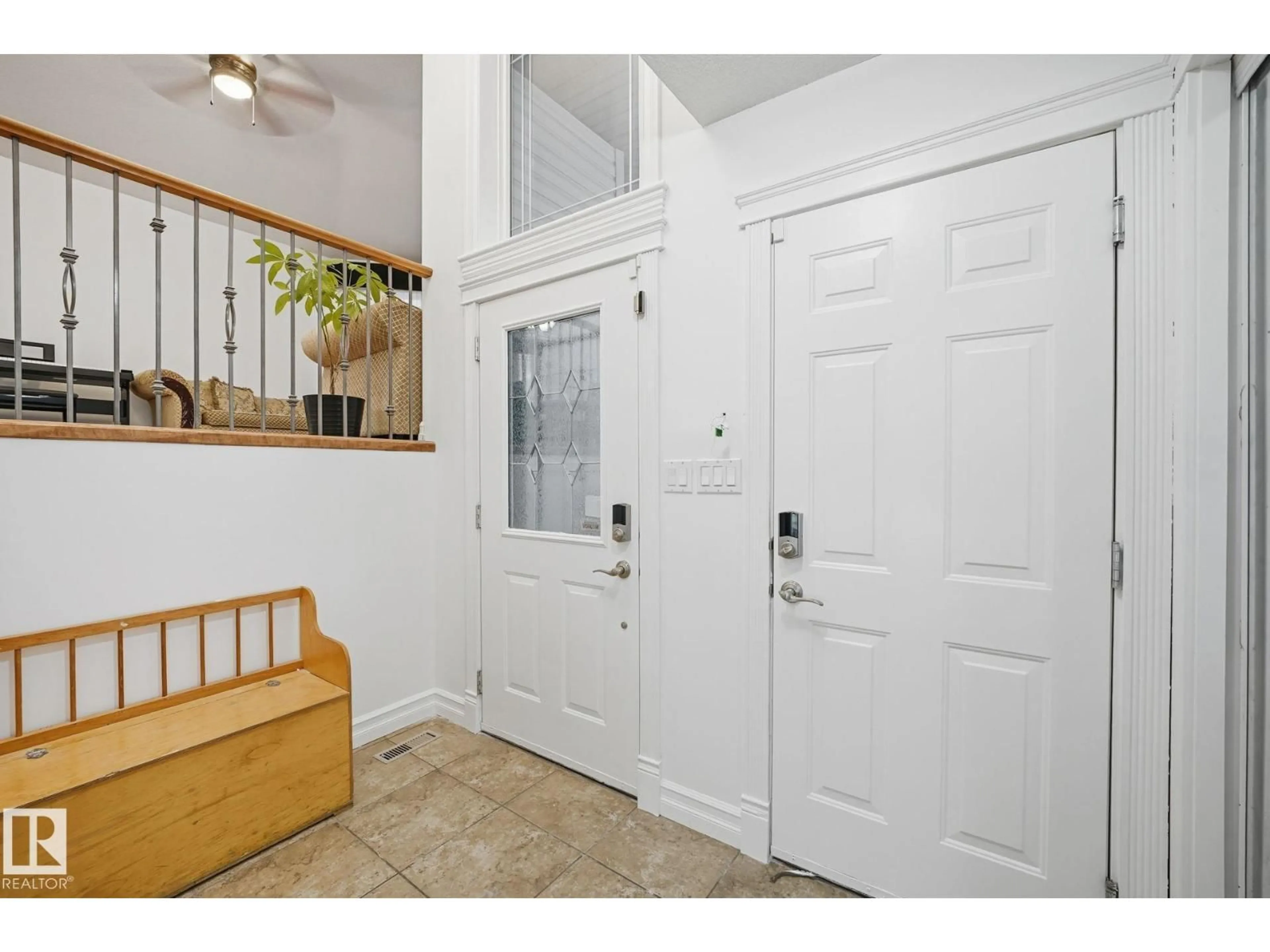 Indoor entryway for SW - 1324 70 ST, Edmonton Alberta T6X1K9