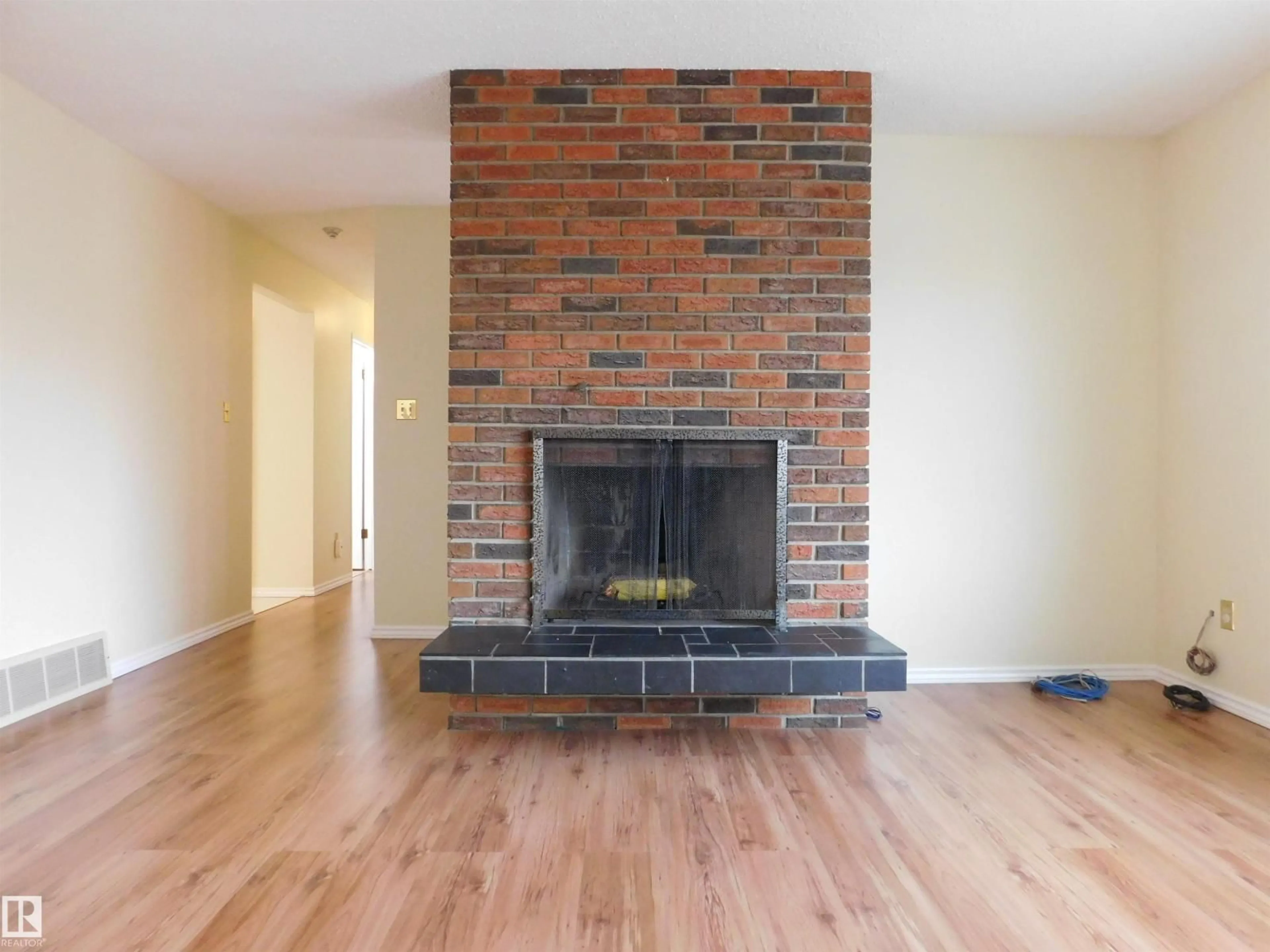 Unknown for NW - 9311 187 ST, Edmonton Alberta T5T1R8