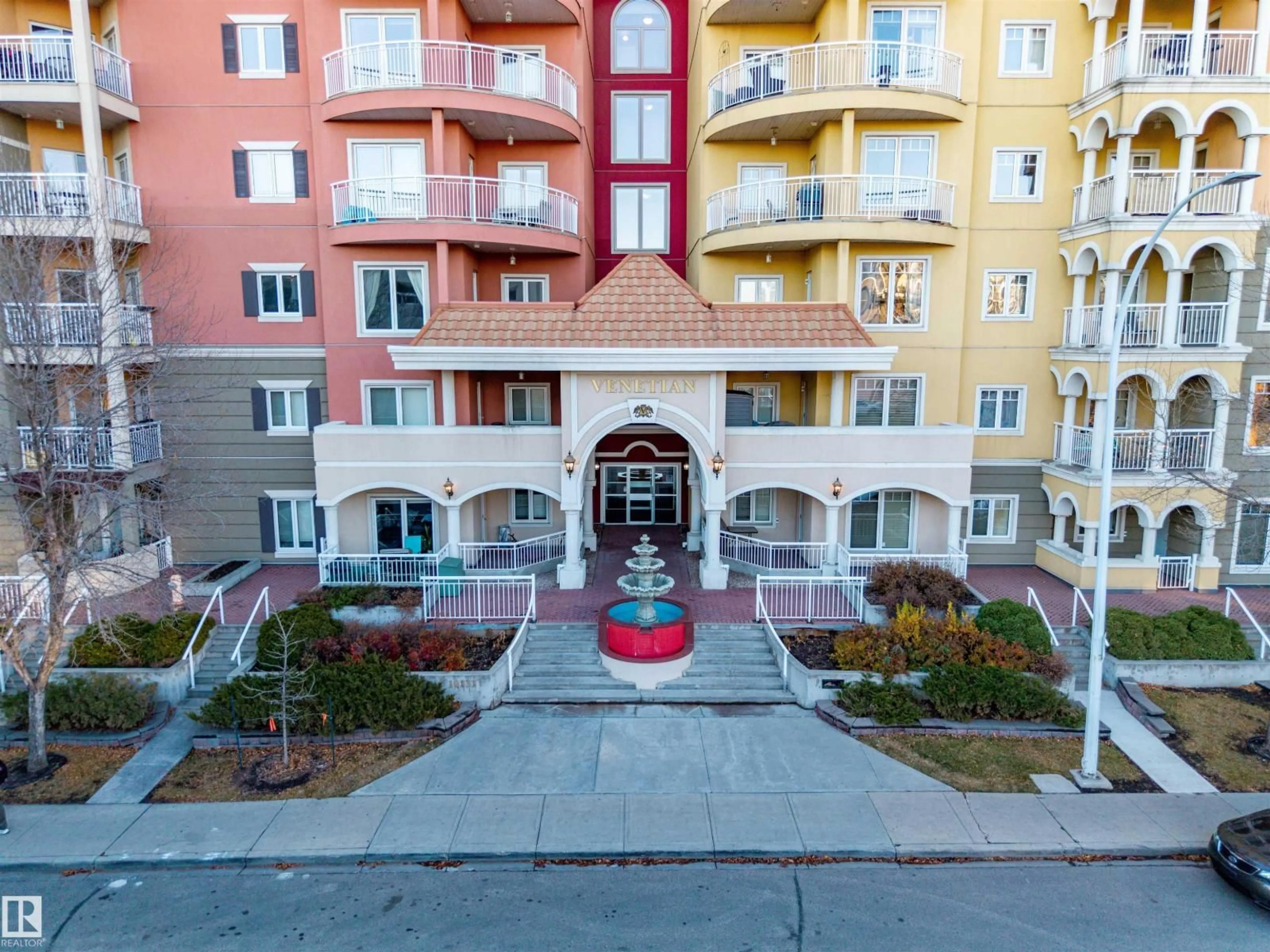A pic from outside/outdoor area/front of a property/back of a property/a pic from drone, city buildings view from balcony for 609 - 10333 112 ST NW, Edmonton Alberta T5K0B4