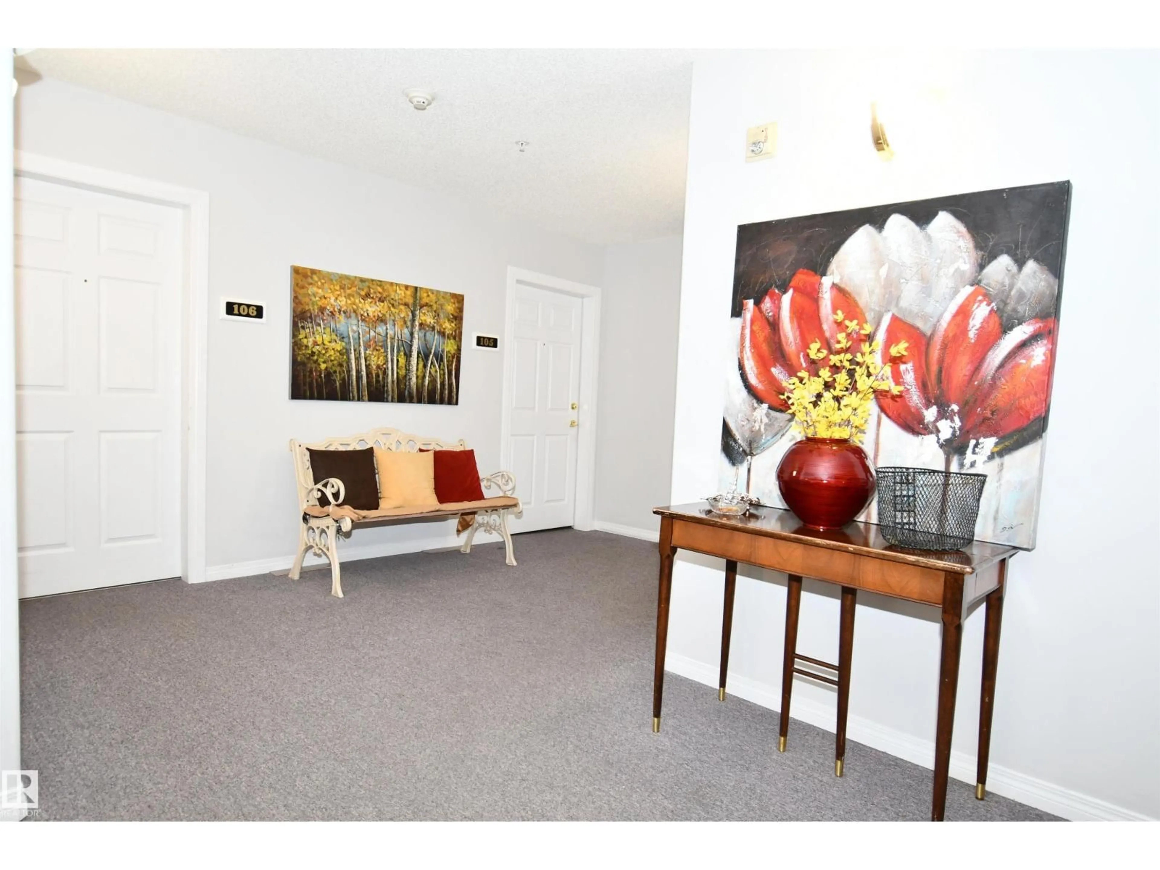 Indoor entryway for 105 - 5102 49 AV, Leduc Alberta T9E8H1