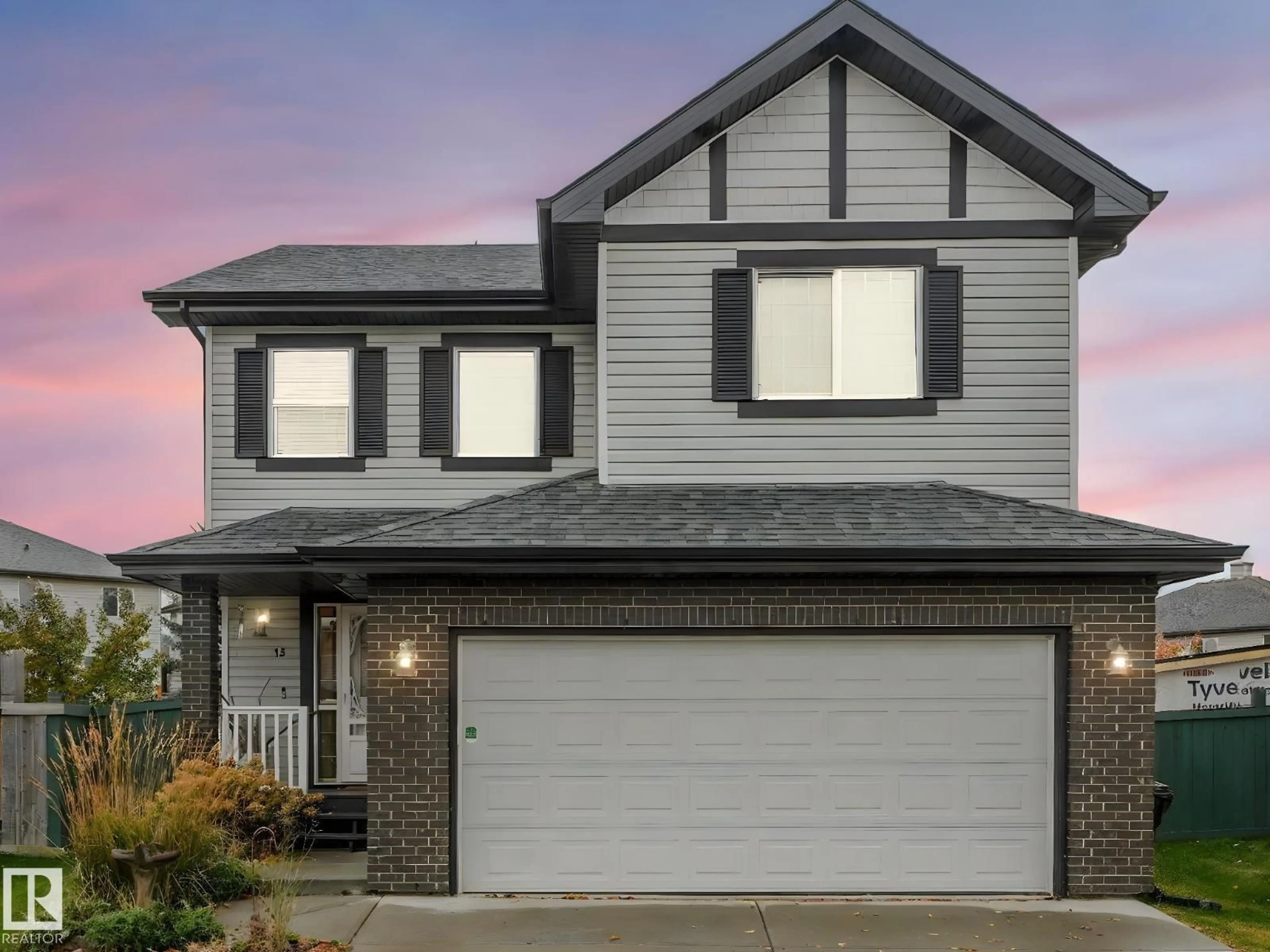 Home with vinyl exterior material, street for 15 VIRGINIA LO, Spruce Grove Alberta T7X0B8