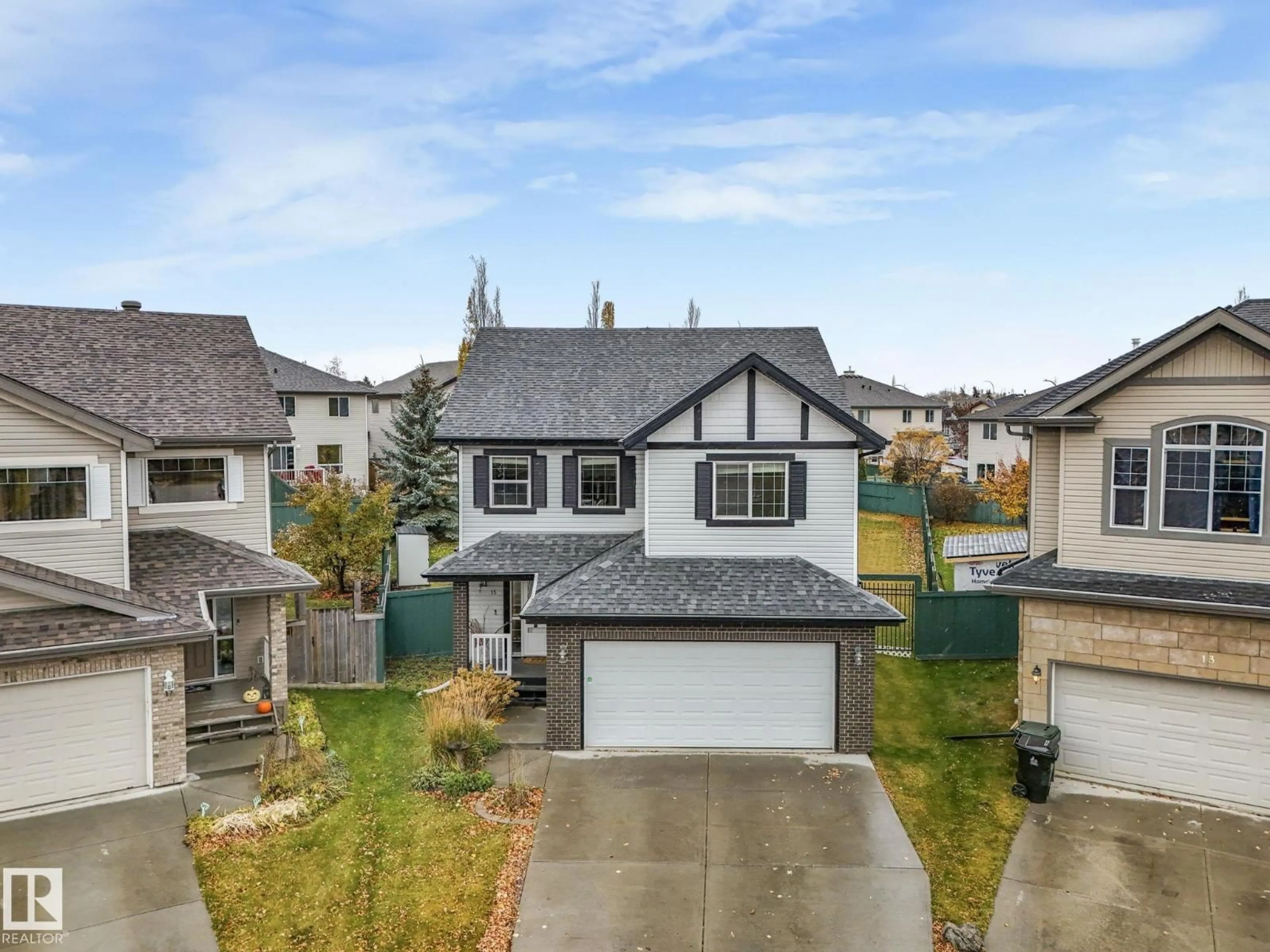 A pic from outside/outdoor area/front of a property/back of a property/a pic from drone, street for 15 VIRGINIA LO, Spruce Grove Alberta T7X0B8