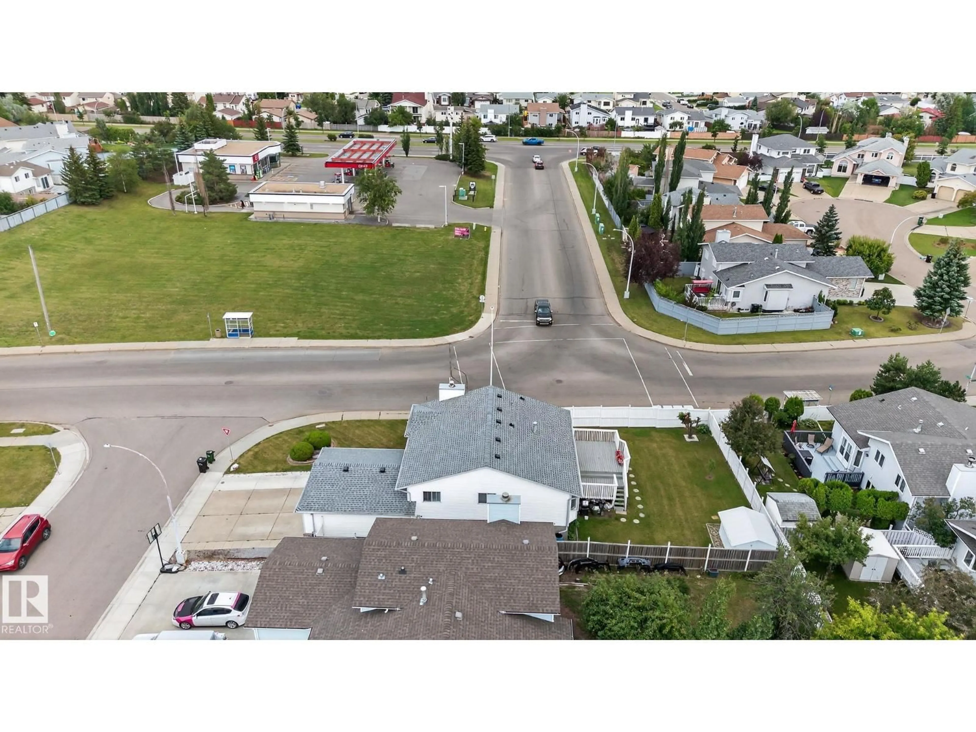 A pic from outside/outdoor area/front of a property/back of a property/a pic from drone, street for 15404 73 ST, Edmonton Alberta T5Z2X9