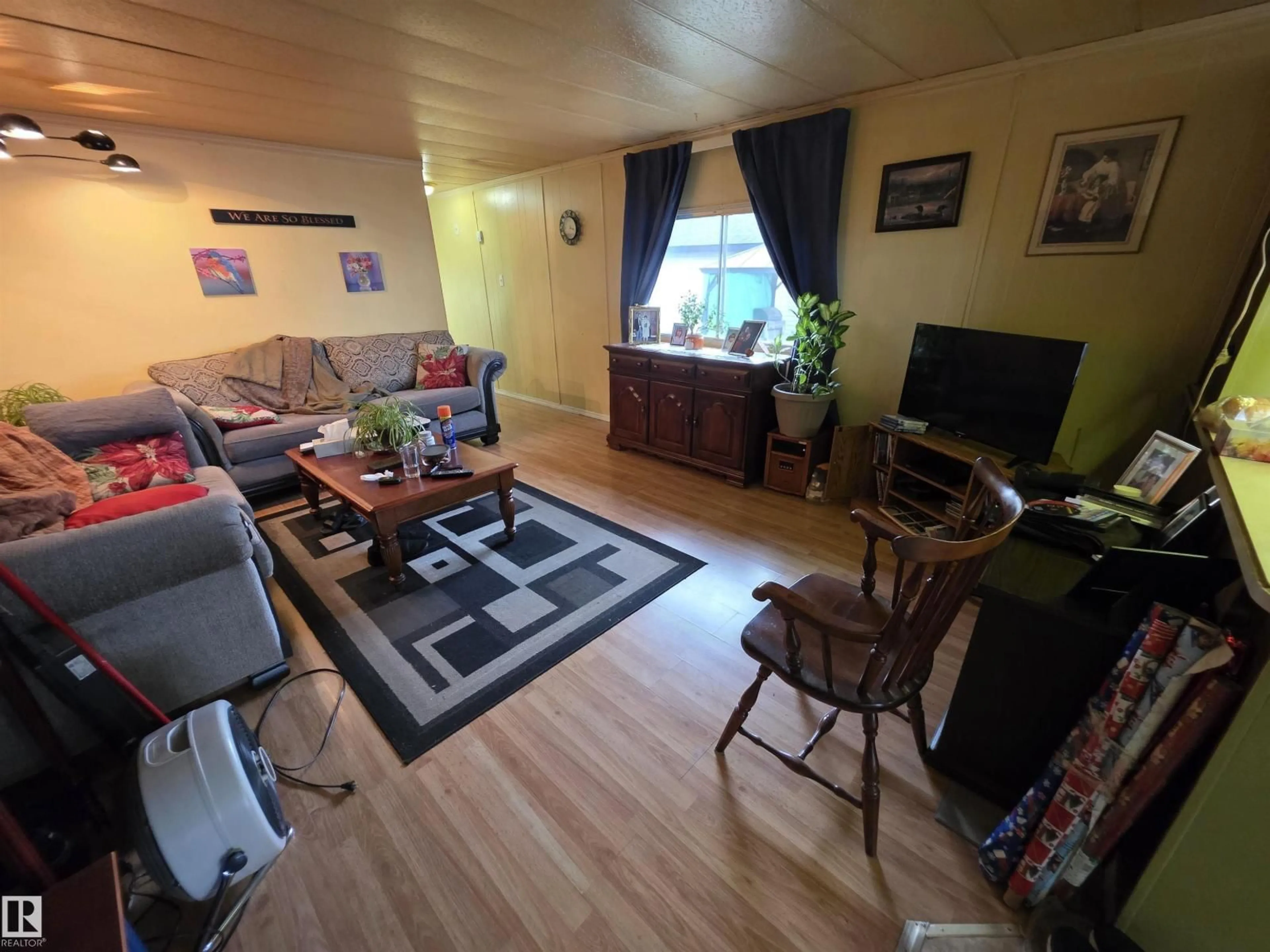 Living room with furniture, unknown for 85 - 2251 50 ST, Drayton Valley Alberta T7A1M9