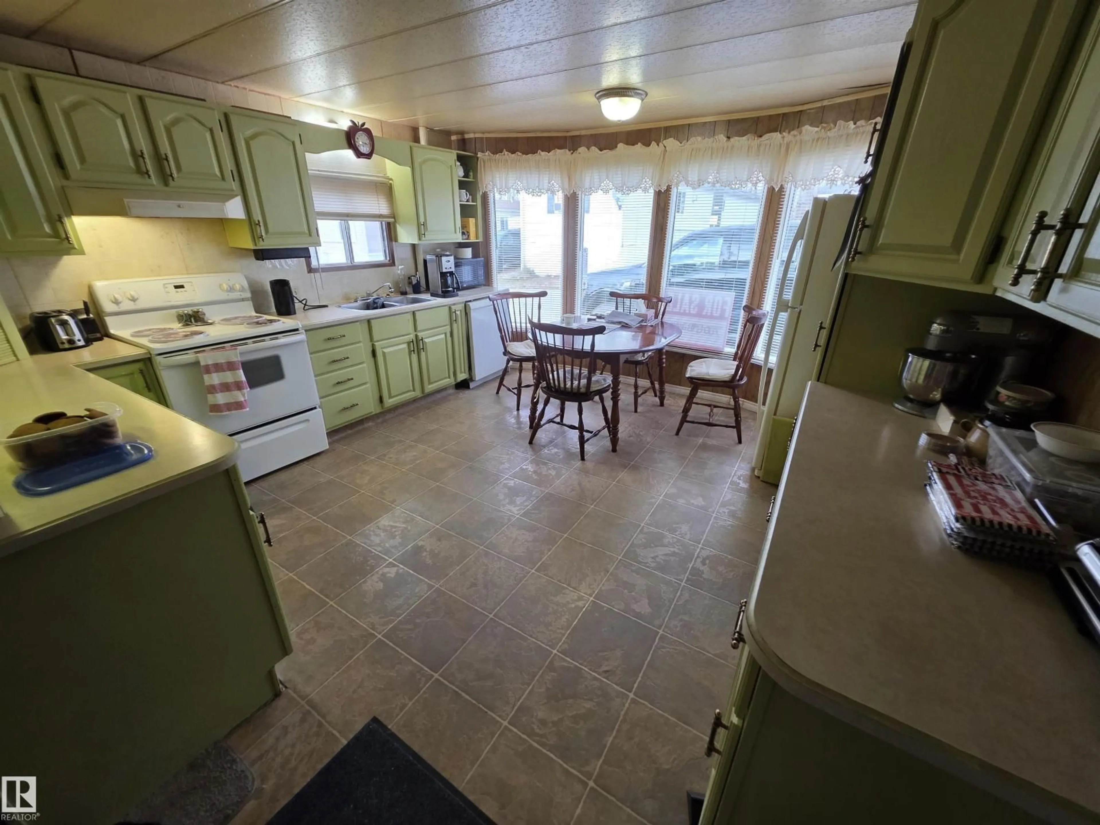 Standard kitchen, ceramic/tile floor for 85 - 2251 50 ST, Drayton Valley Alberta T7A1M9