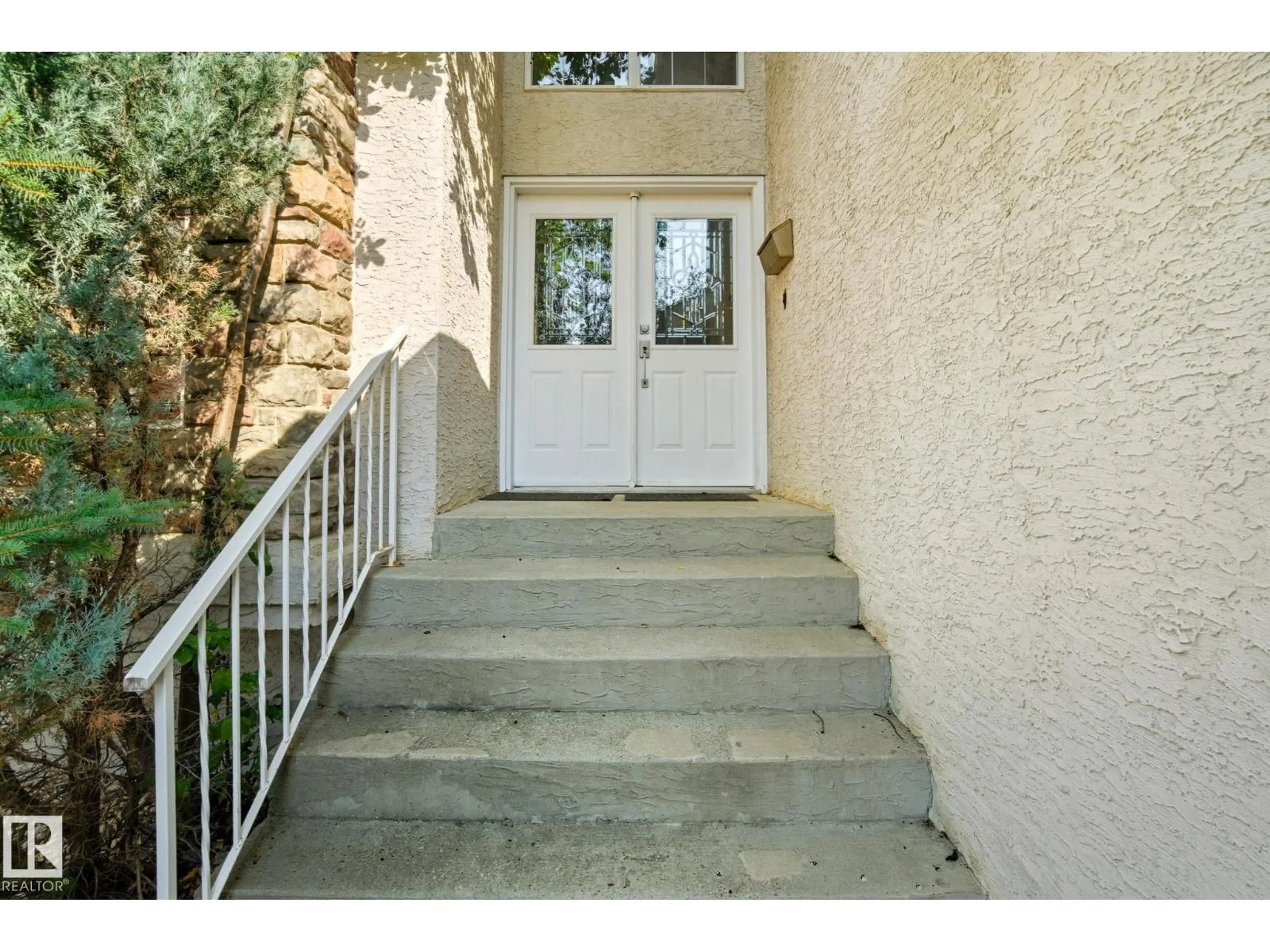 Indoor entryway for LI NW - 207 FALCONER LINK, Edmonton Alberta T6R2V7