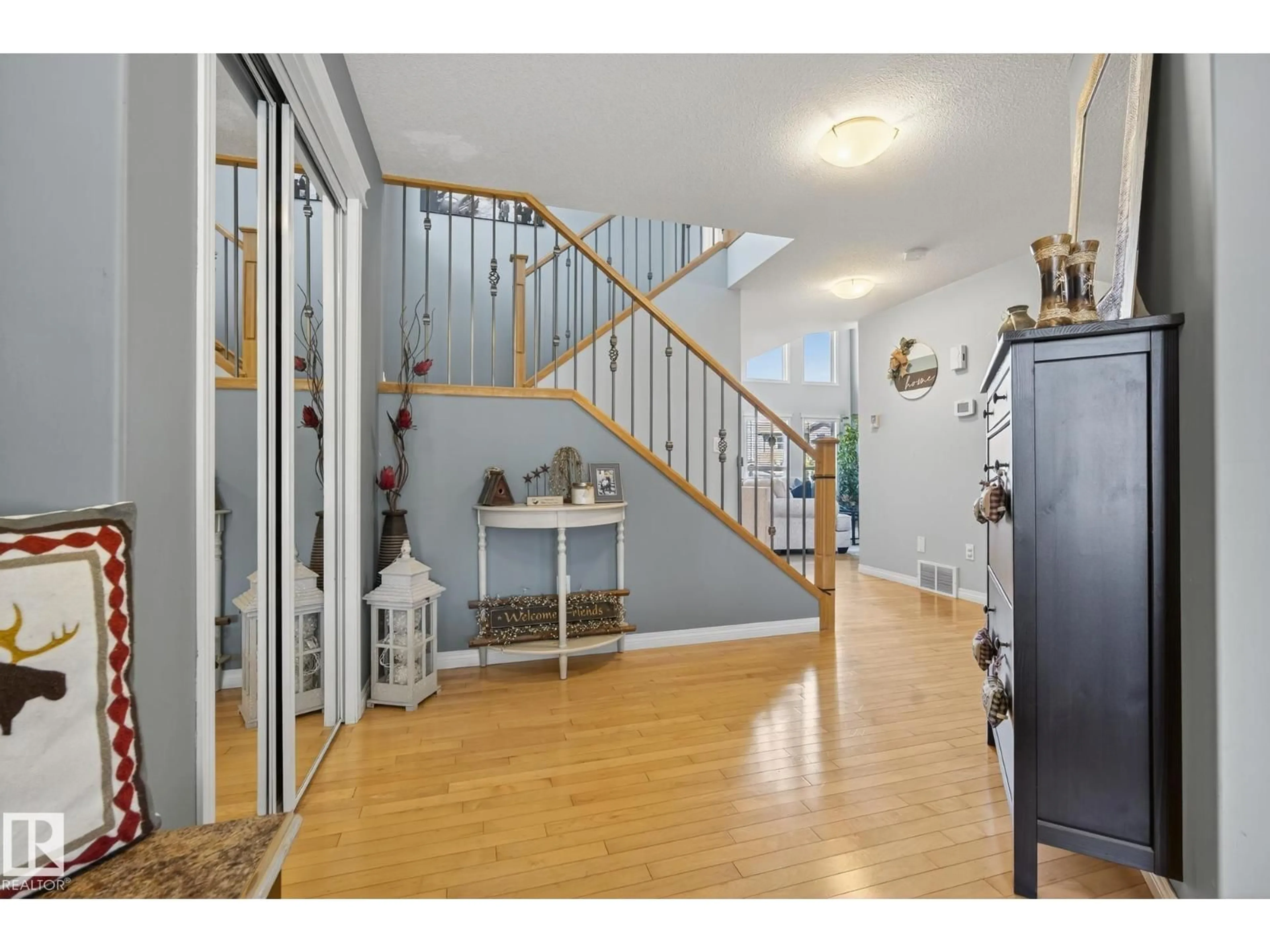 Indoor foyer for 8802 98 AV, Morinville Alberta T8R1T8