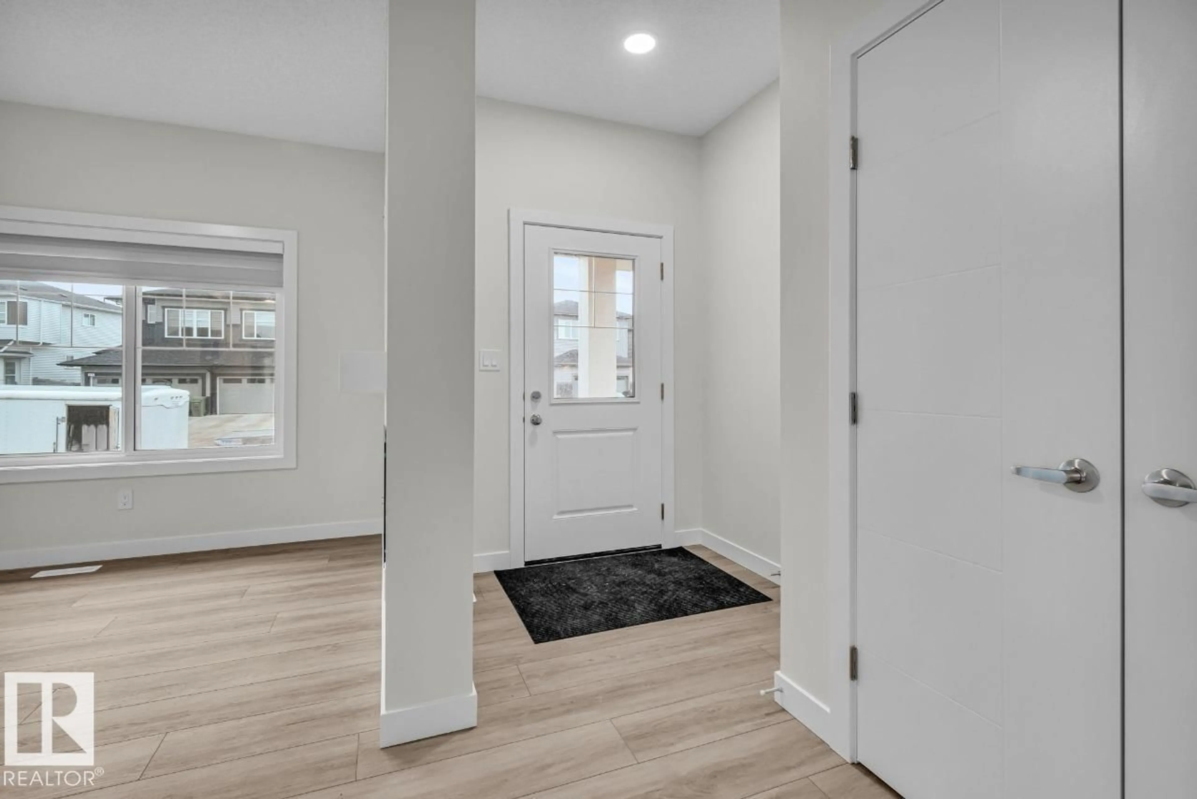 Indoor entryway for 1081 BERG PL, Leduc Alberta T9E1M4