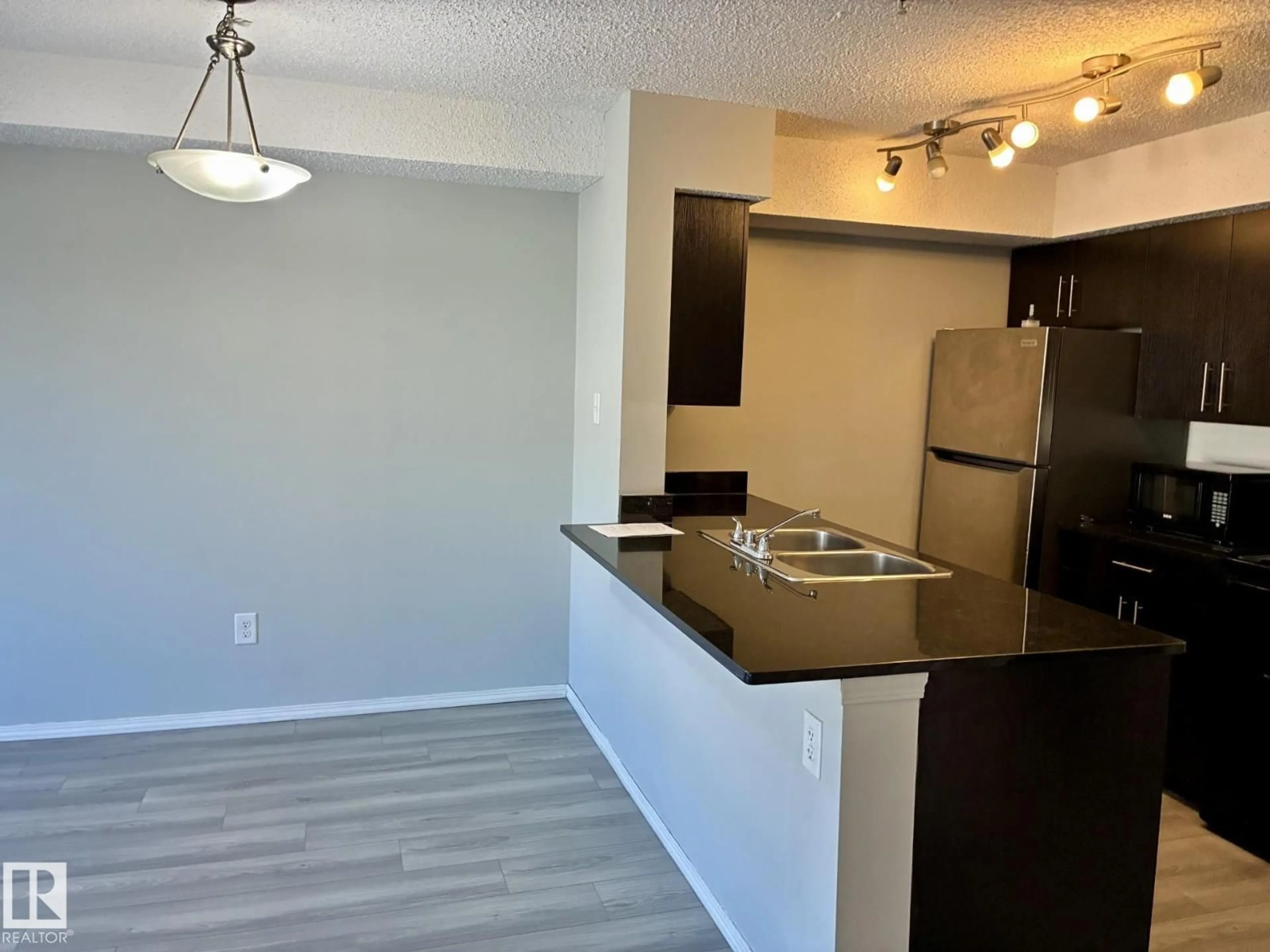 Standard kitchen, unknown for 307 - 1080 MCCONACHIE BV, Edmonton Alberta T5Y0X2