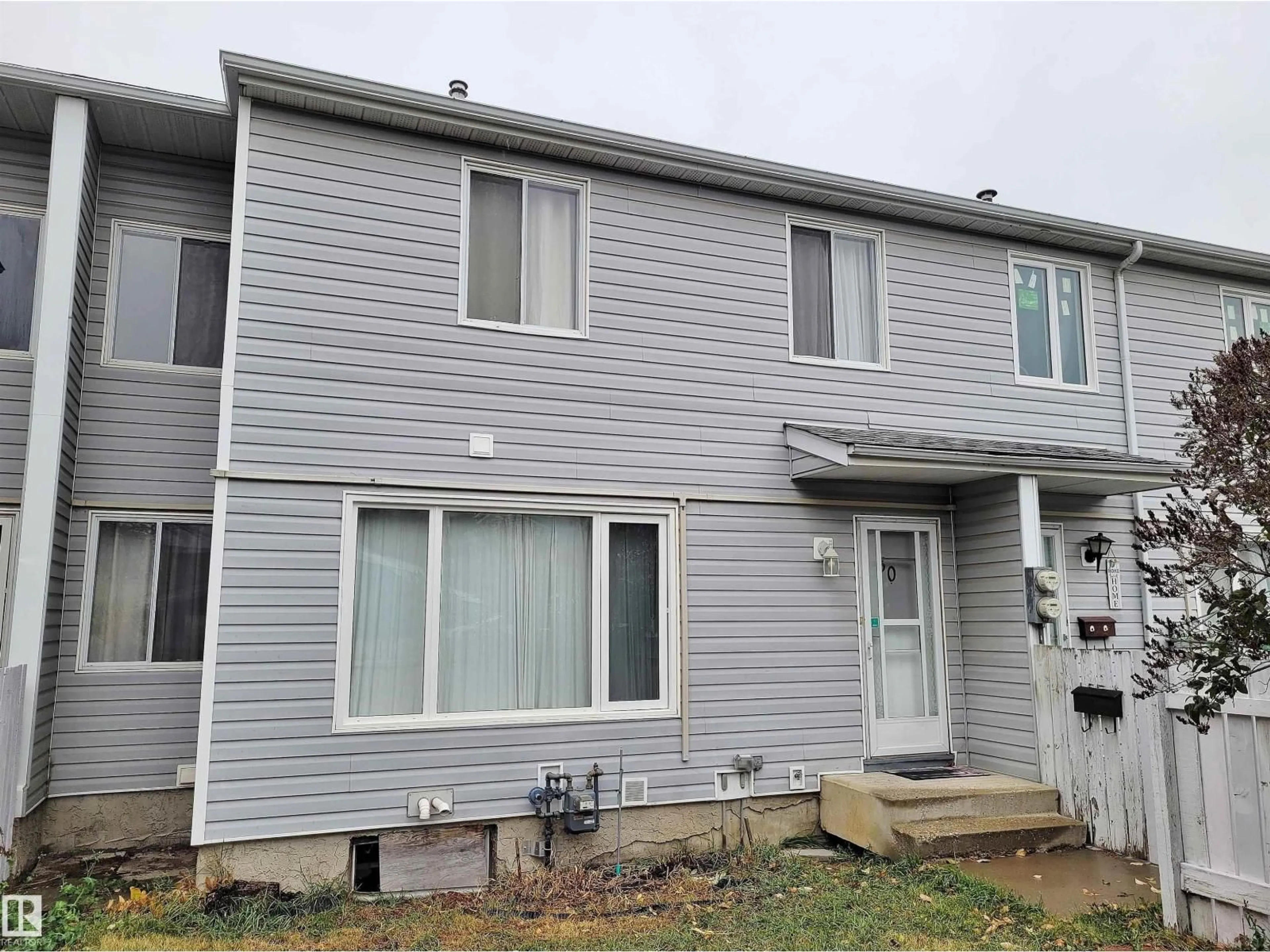 Home with vinyl exterior material, street for 30 AMBERLY CT, Edmonton Alberta T5A2H9