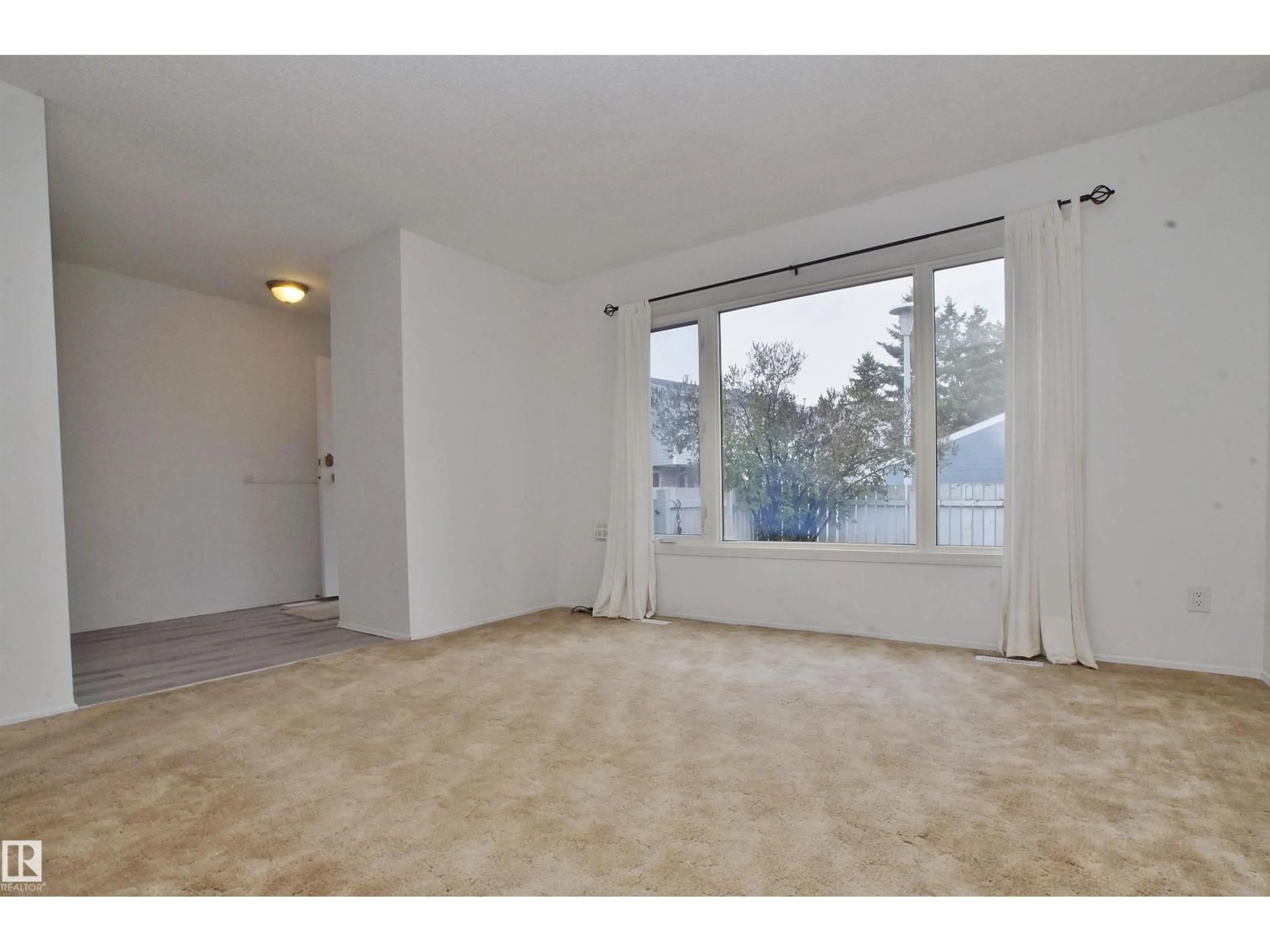 A pic of a room for 30 AMBERLY CT, Edmonton Alberta T5A2H9