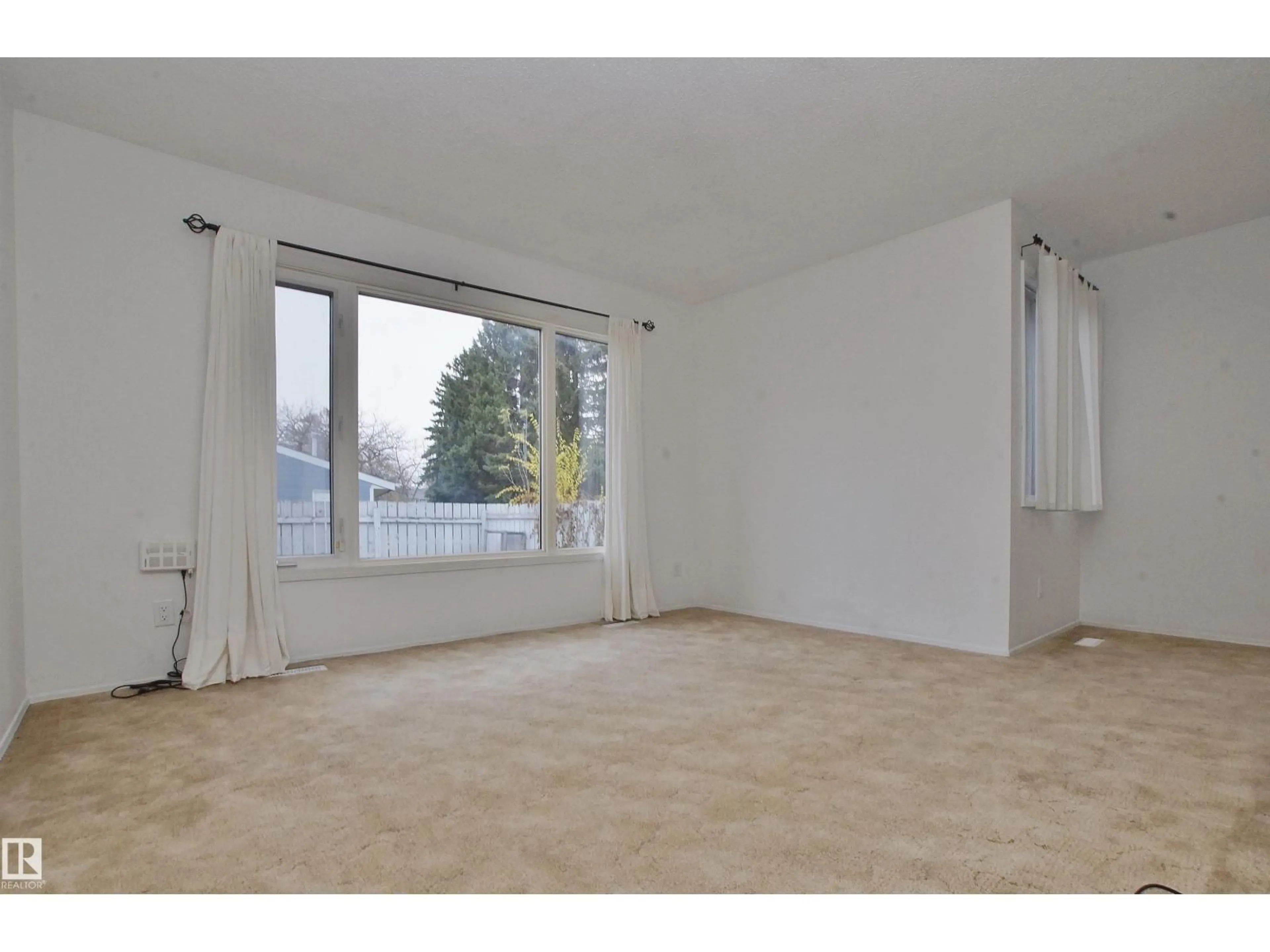 A pic of a room for 30 AMBERLY CT, Edmonton Alberta T5A2H9