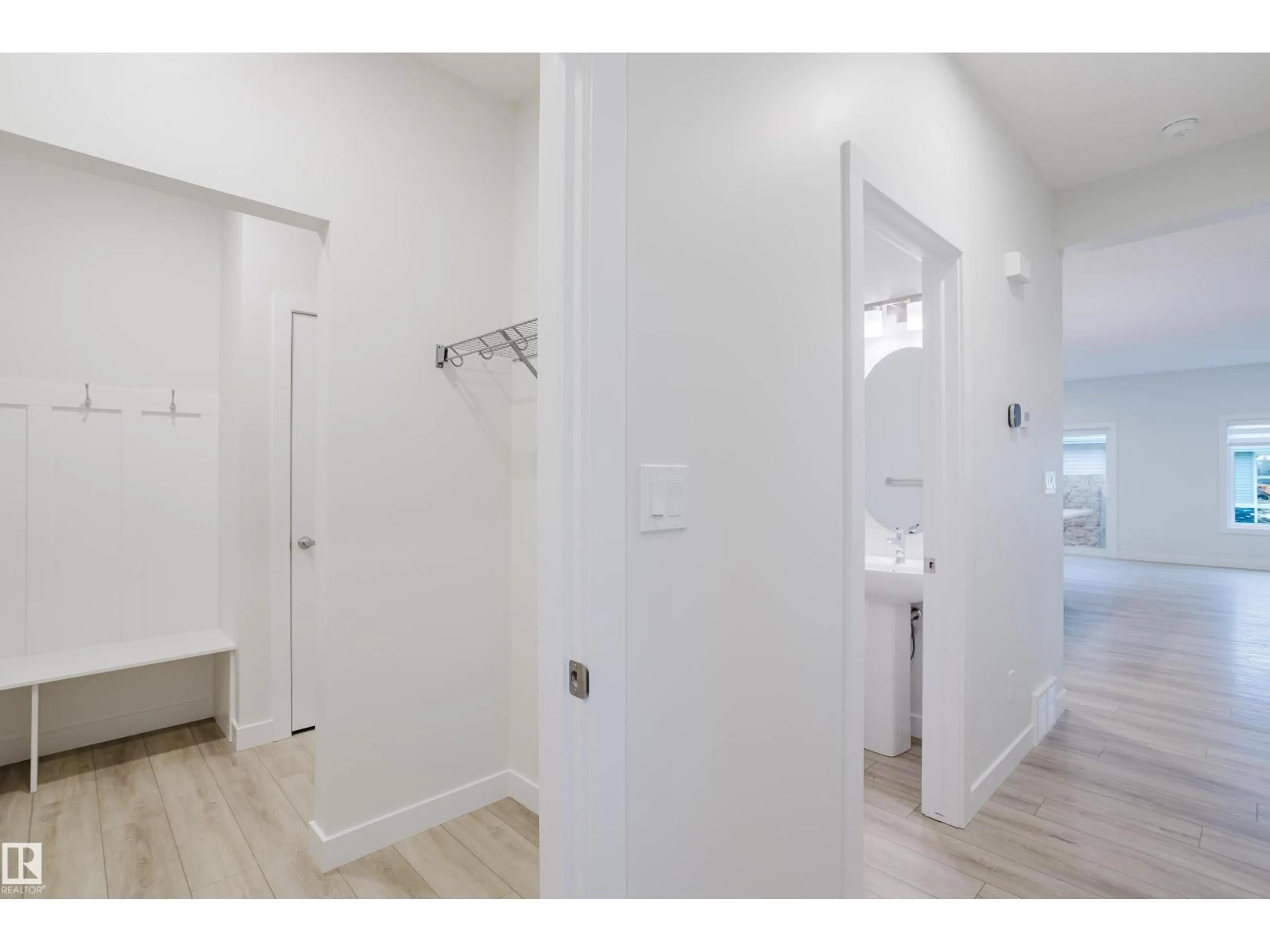 Indoor entryway for 4201 66 ST, Beaumont Alberta T4X3E8