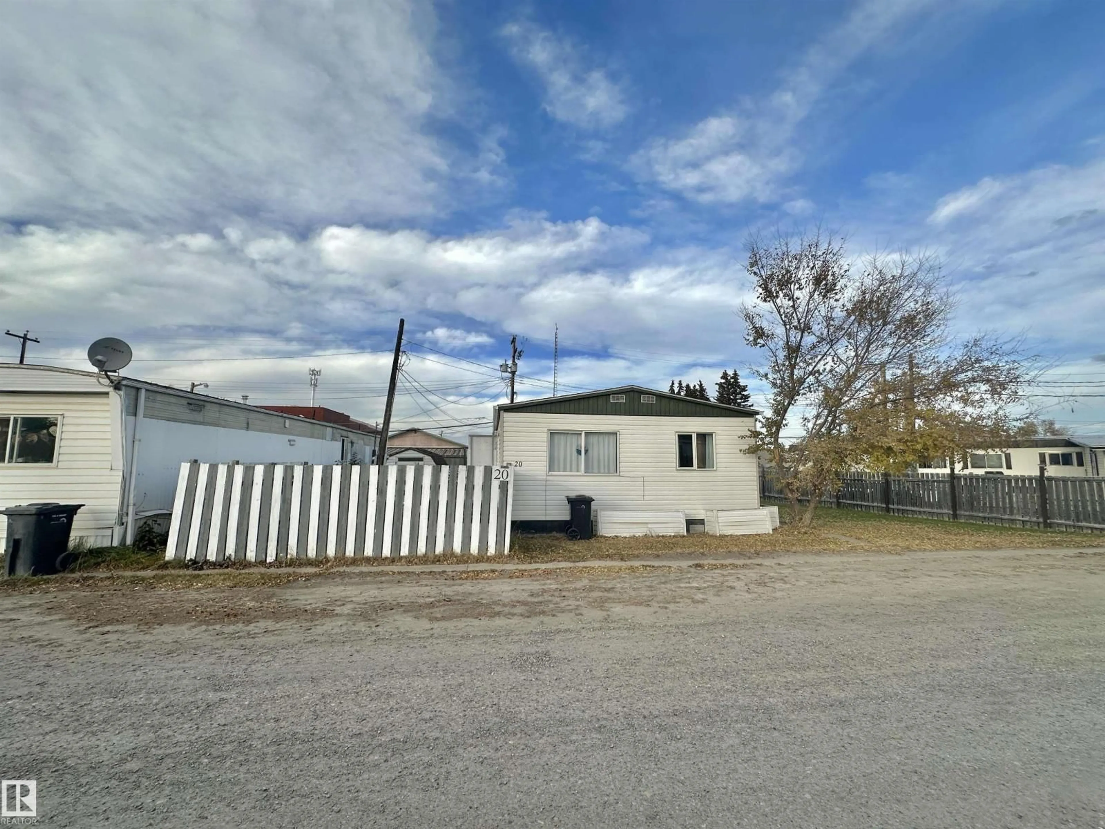 Shed for 5302 - 20 52 ST, Drayton Valley Alberta T7A1L5