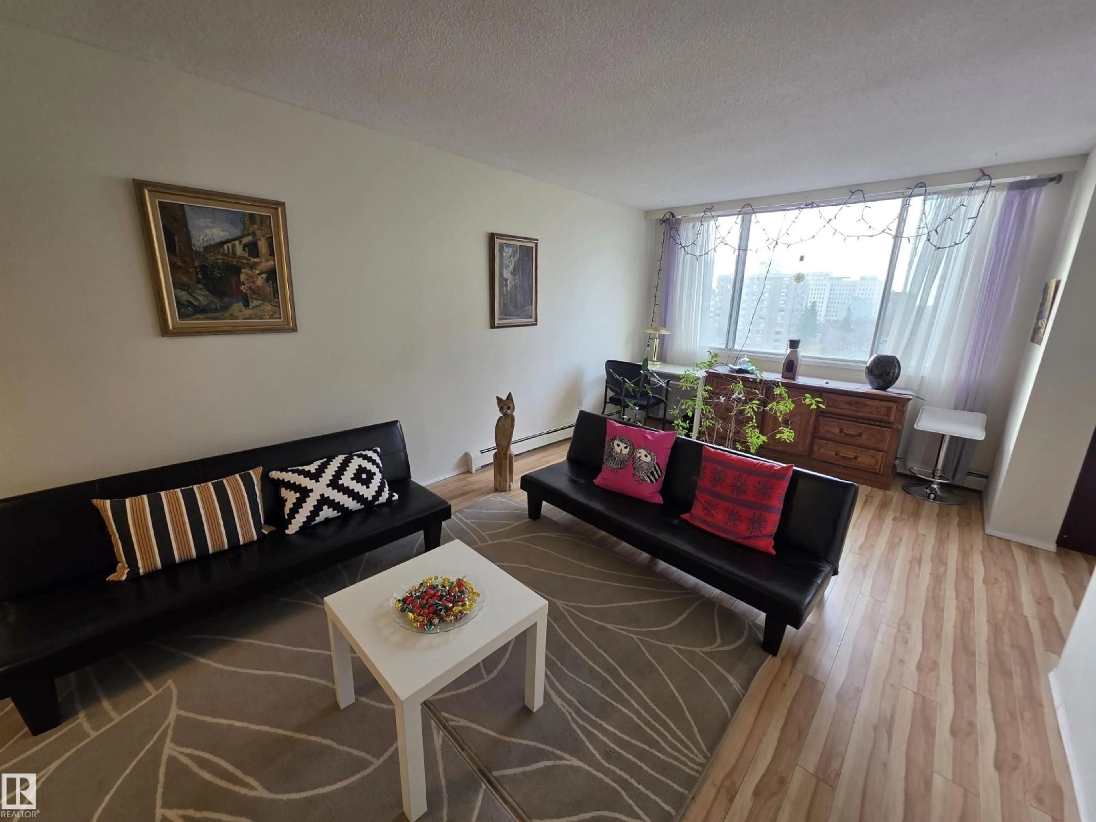 Living room with furniture, unknown for 810 - 9909 104 ST NW, Edmonton Alberta T5K2G5