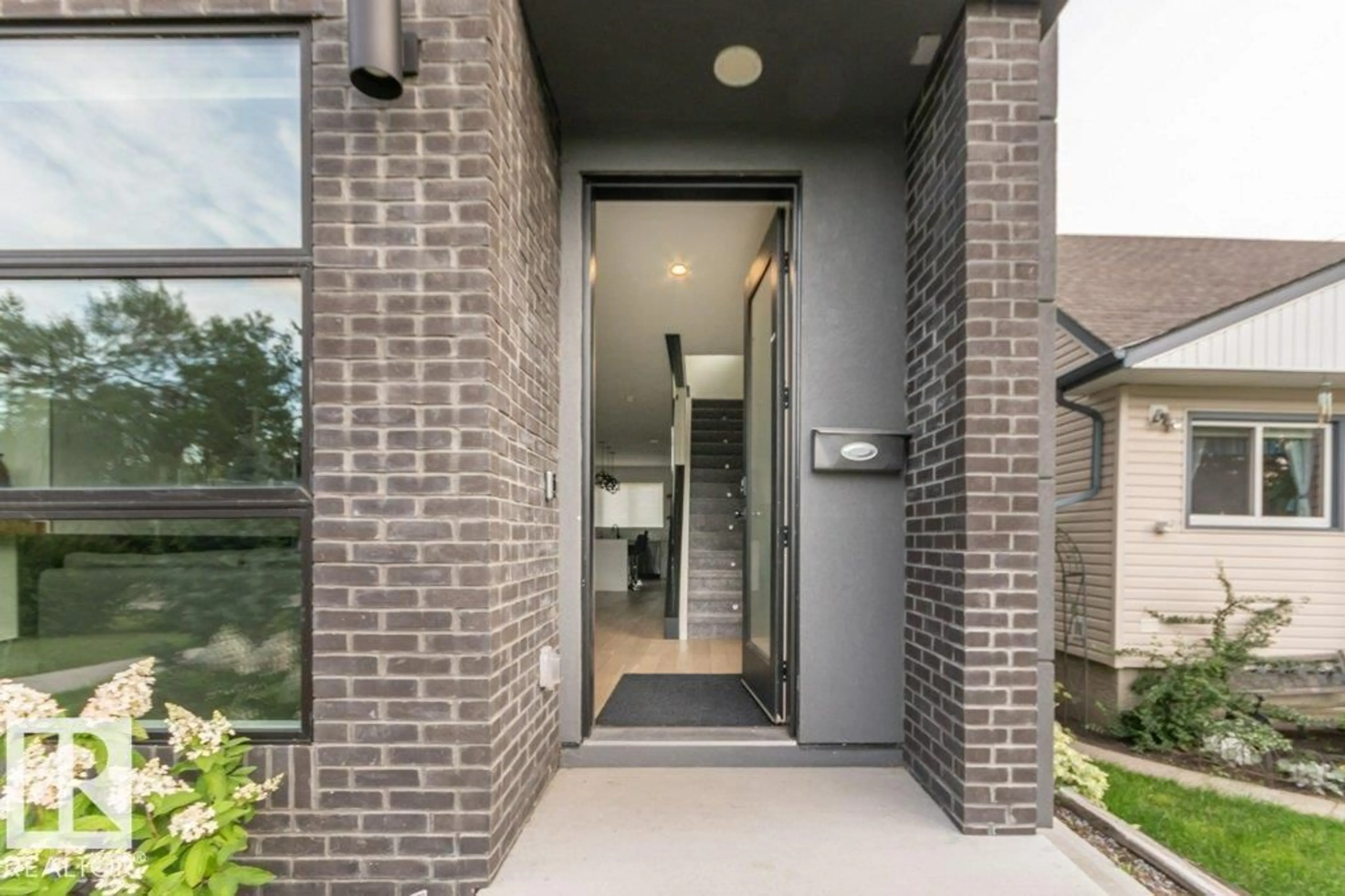 Unknown for 11441 74 AV, Edmonton Alberta T6G0E7