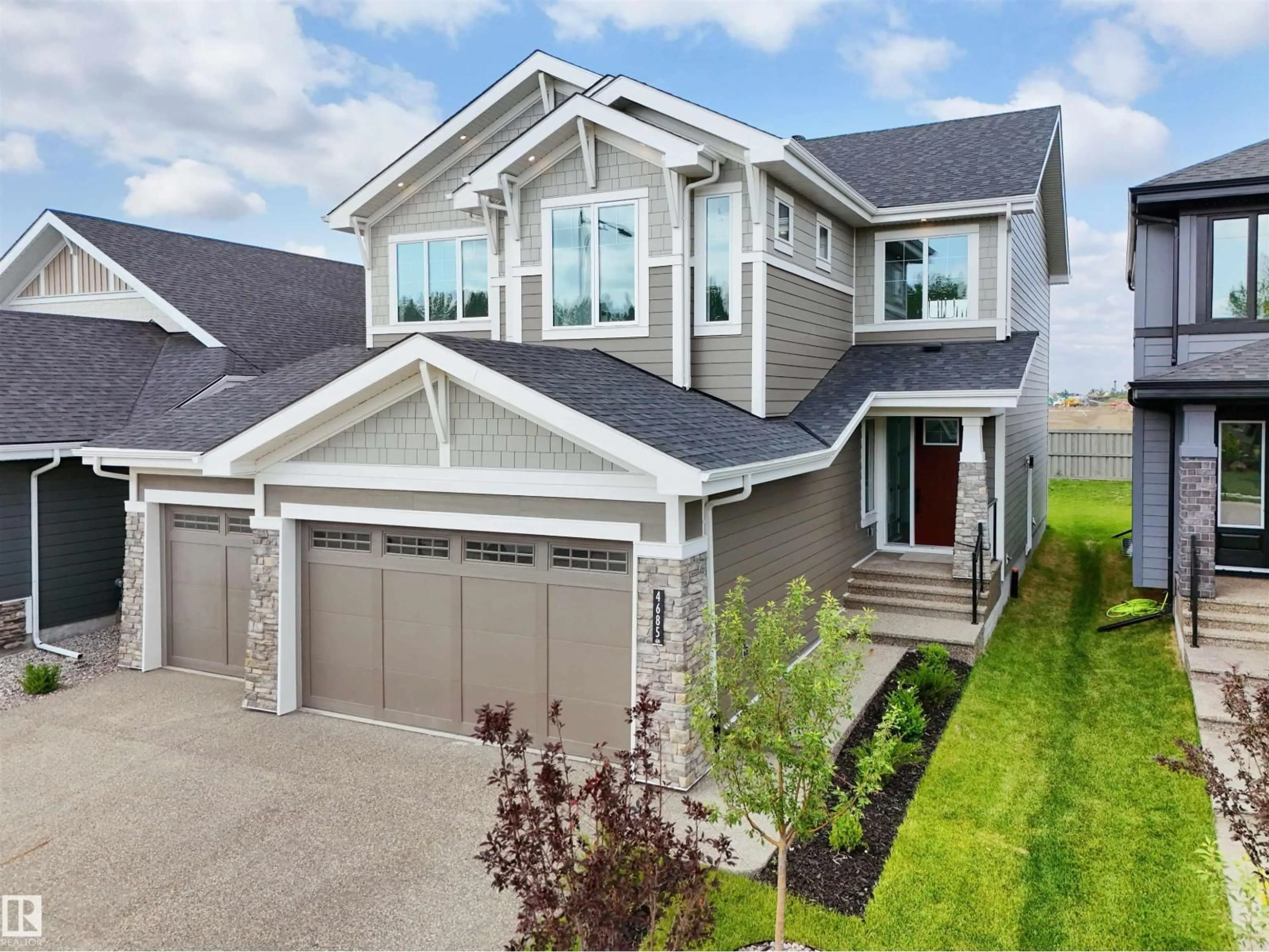 Home with vinyl exterior material, street for SW - 4685 CHEGWIN WD, Edmonton Alberta T6W4A7