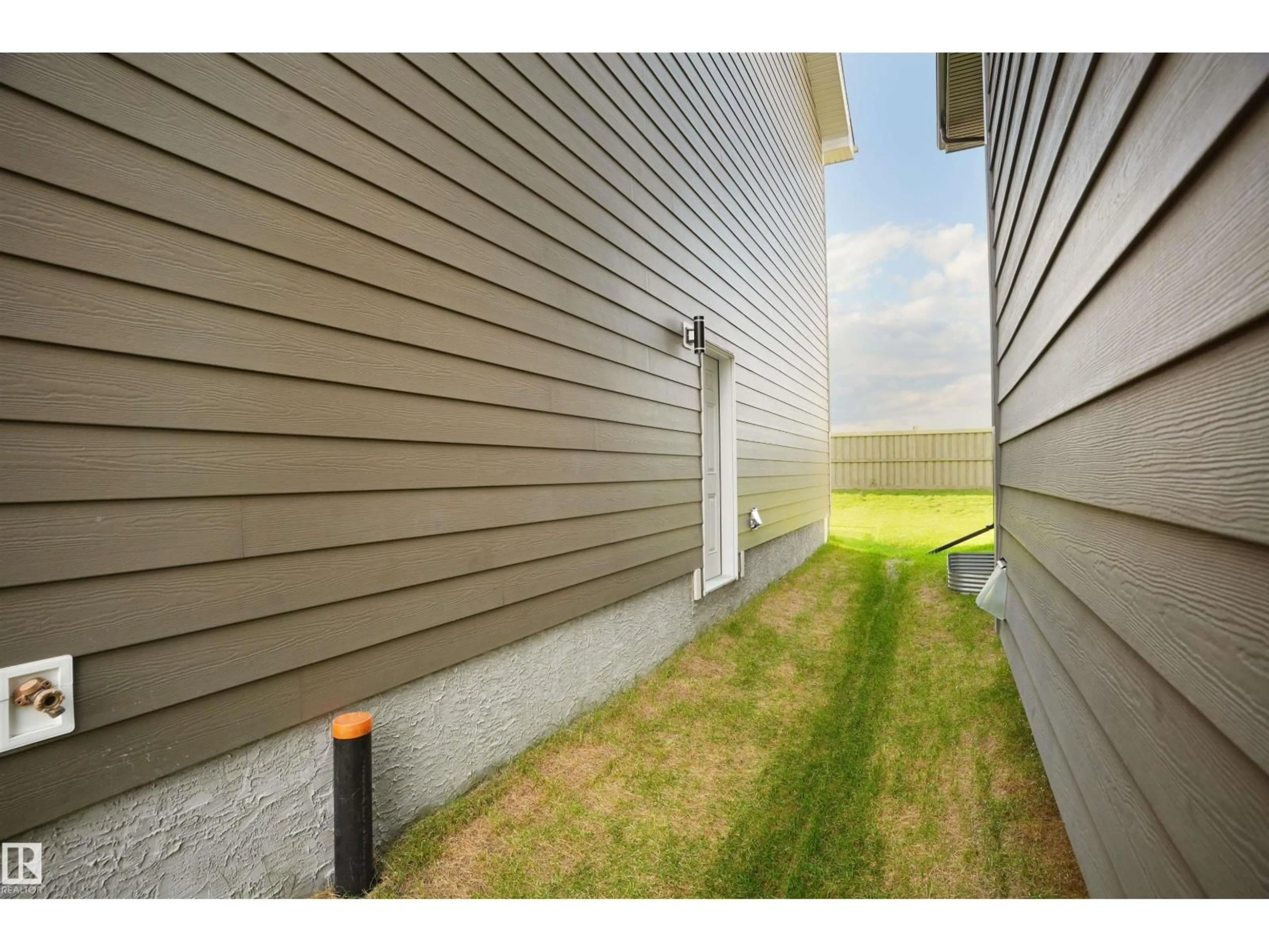 Unknown for SW - 4685 CHEGWIN WD, Edmonton Alberta T6W4A7