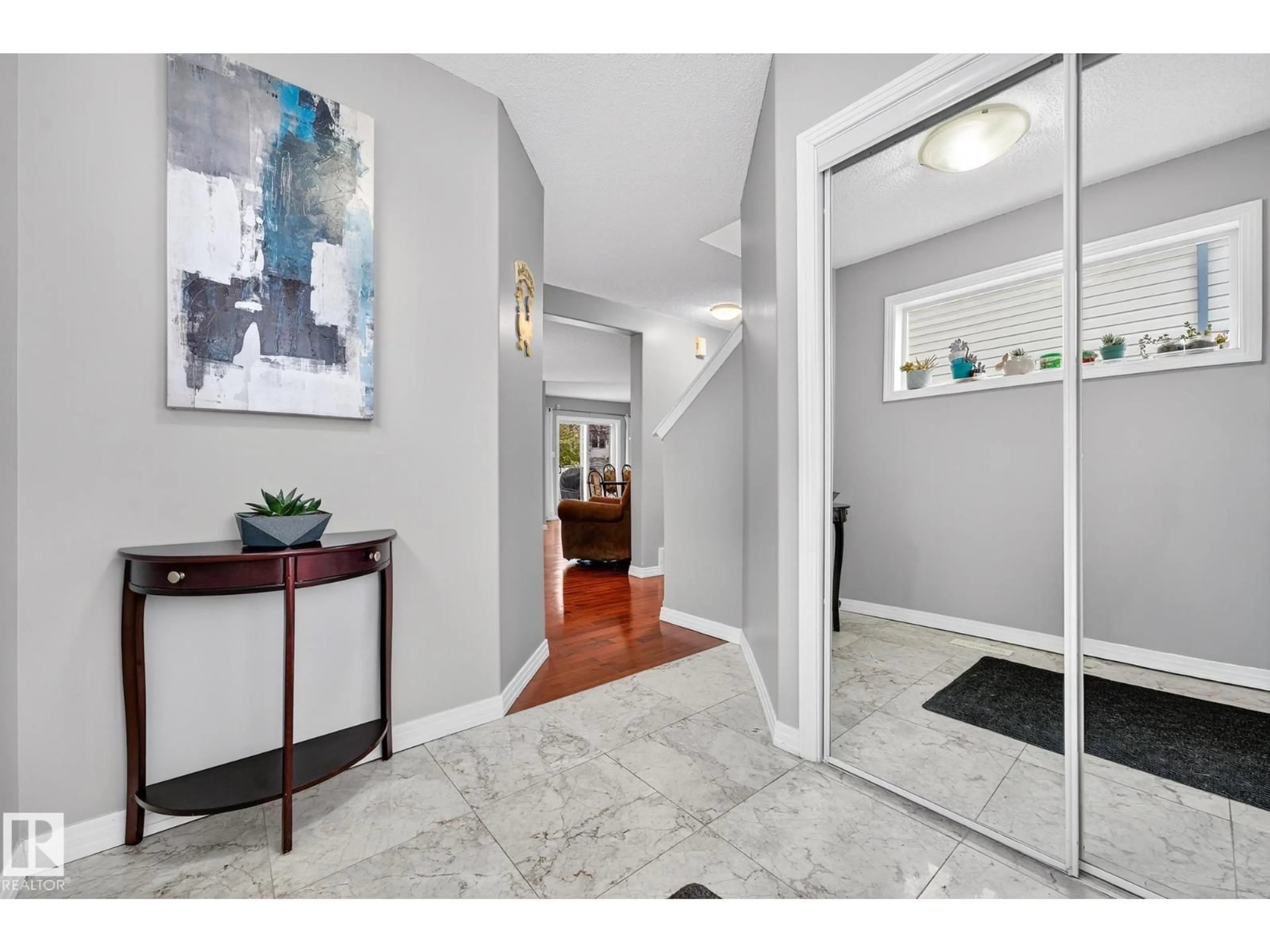 Indoor entryway for NW - 2911 151A AV, Edmonton Alberta T5Y2Y7