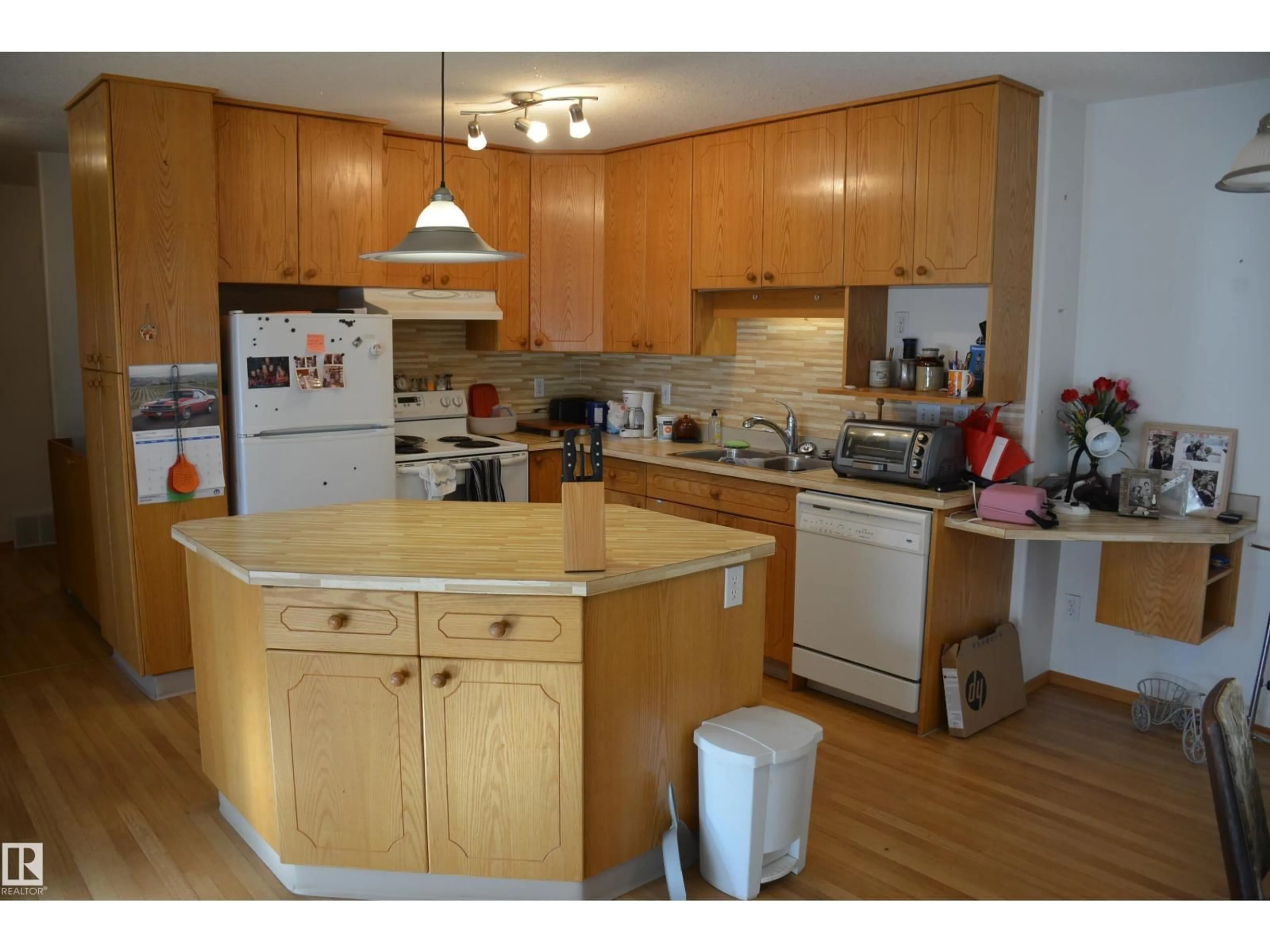 Standard kitchen, wood/laminate floor for 4516 56 AV, Barrhead Alberta T7N1A3