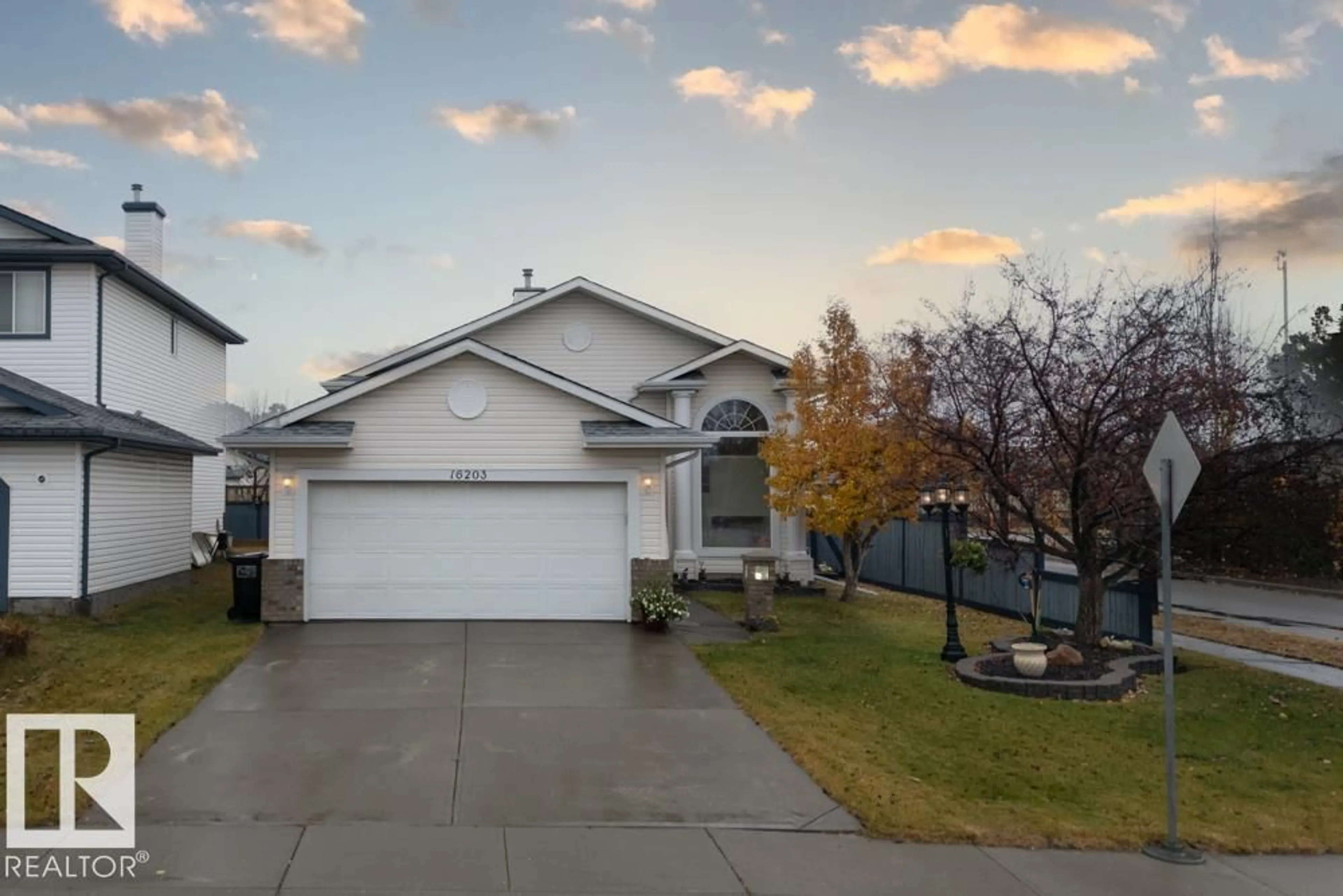 A pic from outside/outdoor area/front of a property/back of a property/a pic from drone, street for NW - 16203 83 ST, Edmonton Alberta T5Z3L5