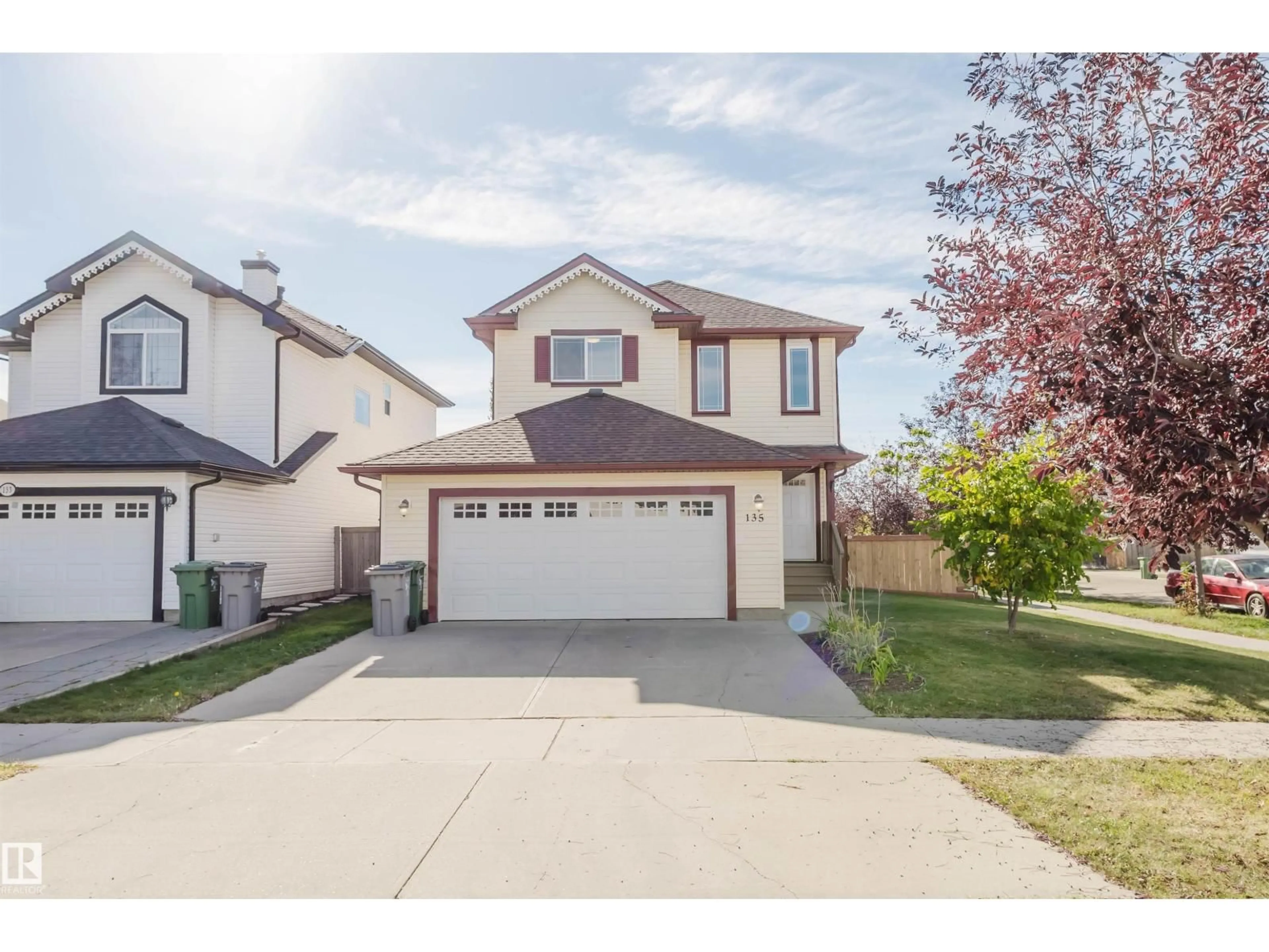 Home with vinyl exterior material, street for 135 RUE MARQUET, Beaumont Alberta T4X1W3