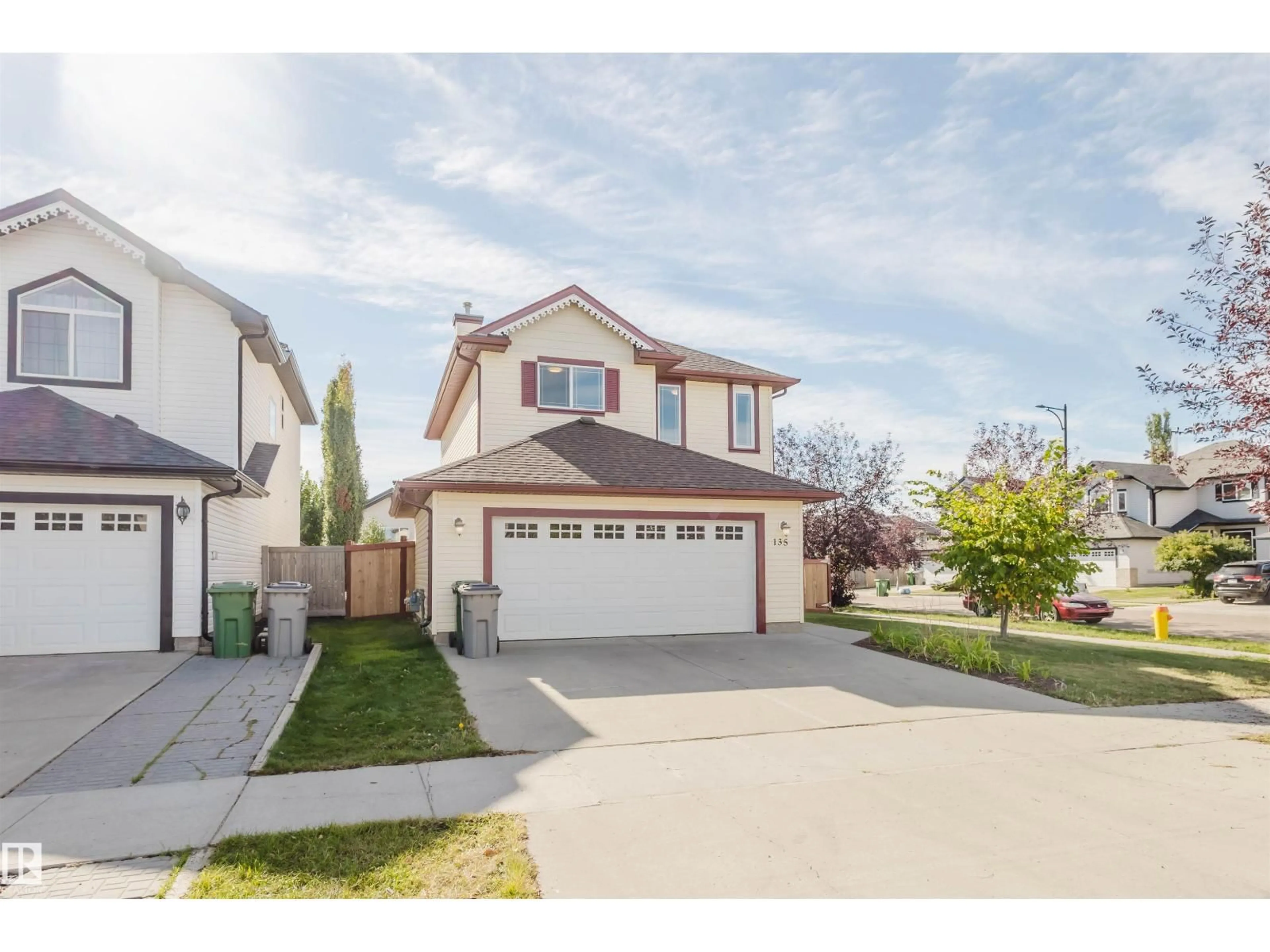 Home with vinyl exterior material, street for 135 RUE MARQUET, Beaumont Alberta T4X1W3