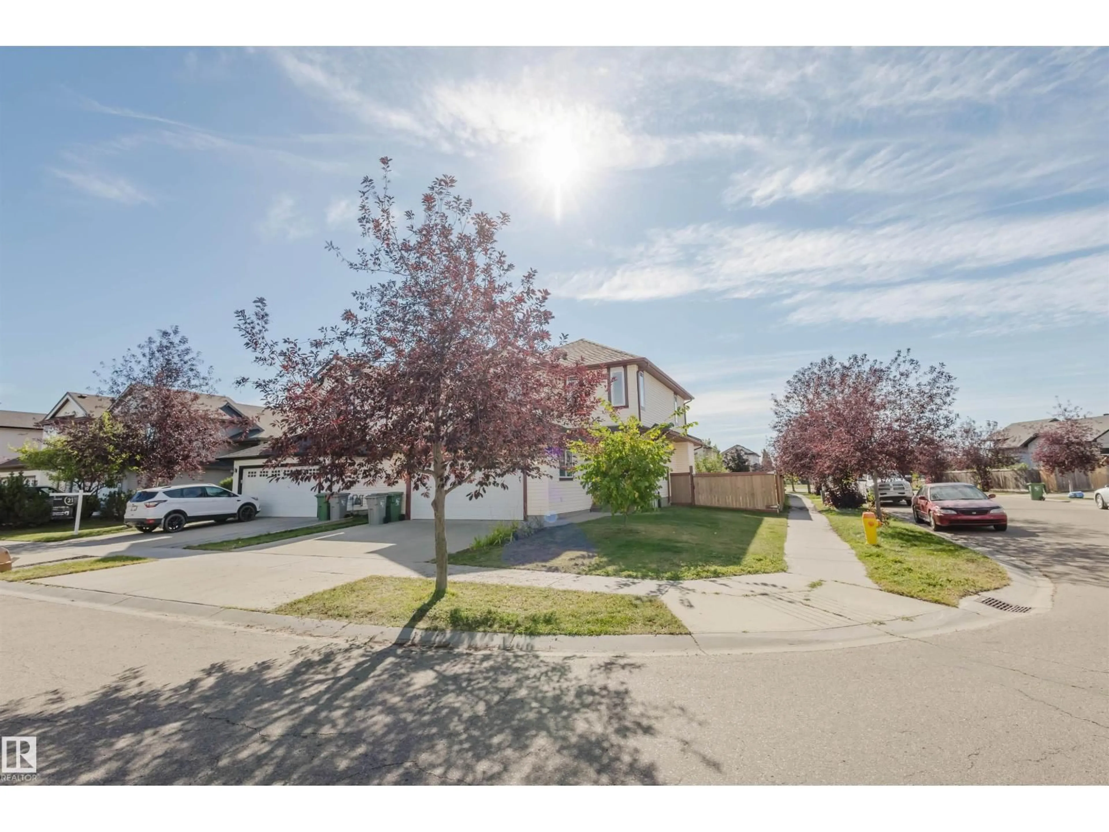 A pic from outside/outdoor area/front of a property/back of a property/a pic from drone, street for 135 RUE MARQUET, Beaumont Alberta T4X1W3